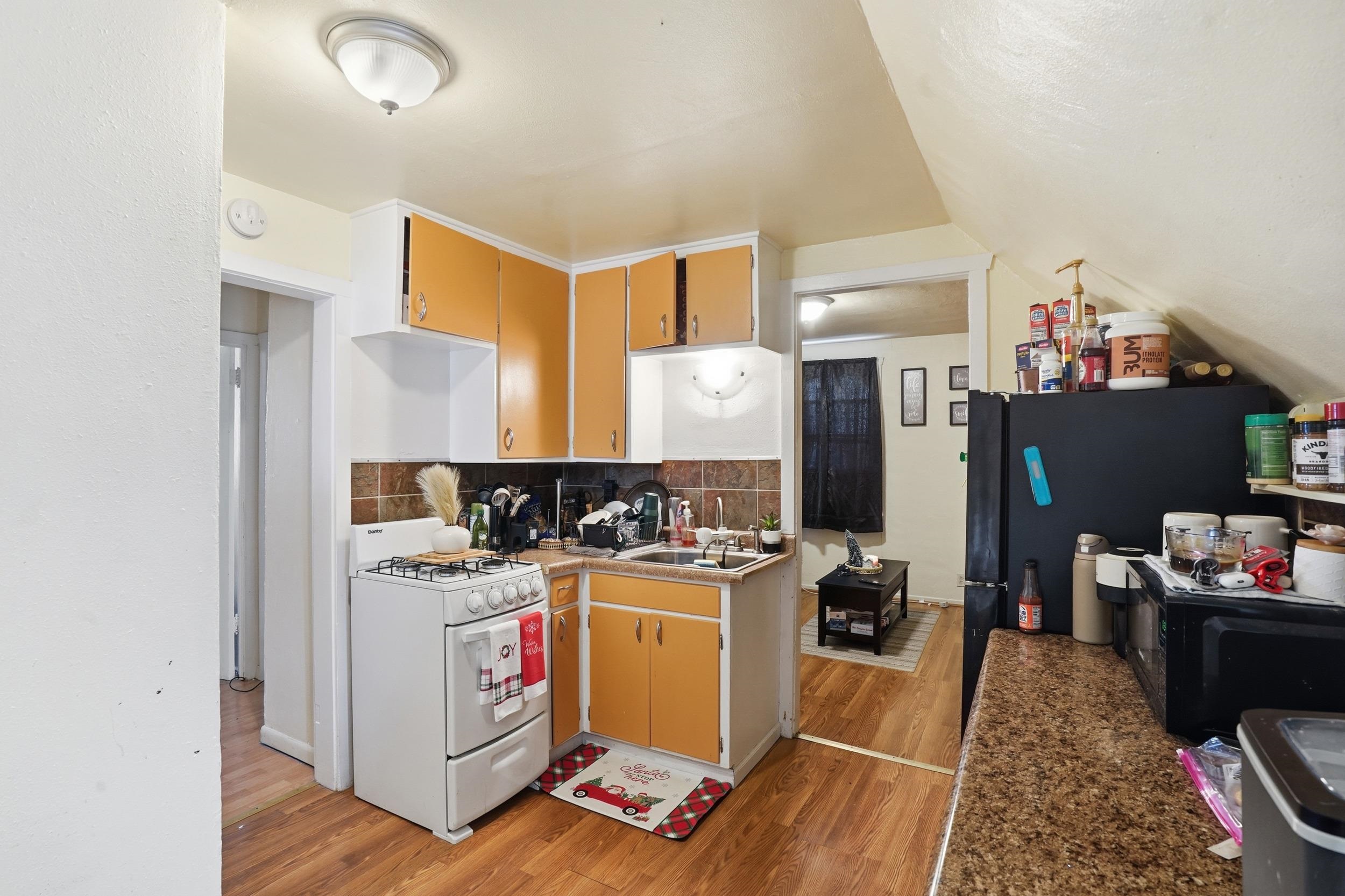 1113 Kingsbury Street