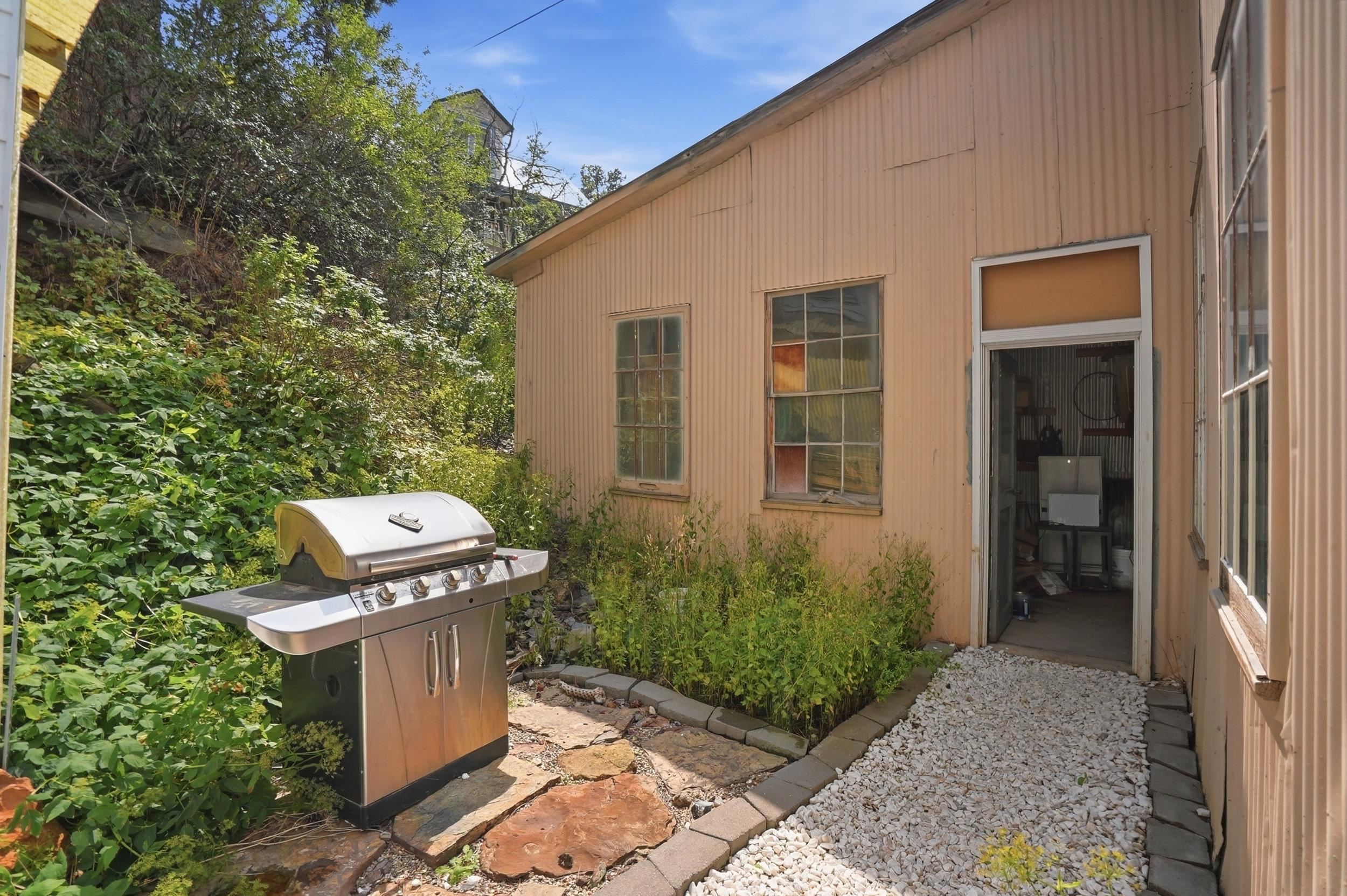 118 S Galena Street