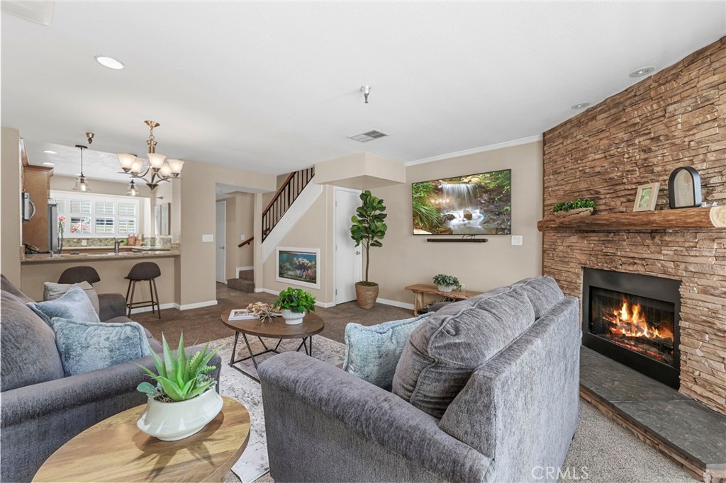 5447 Twin Lakes