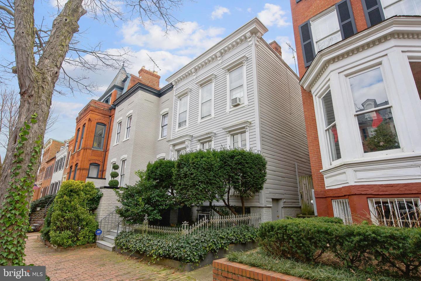 3328 N St NW