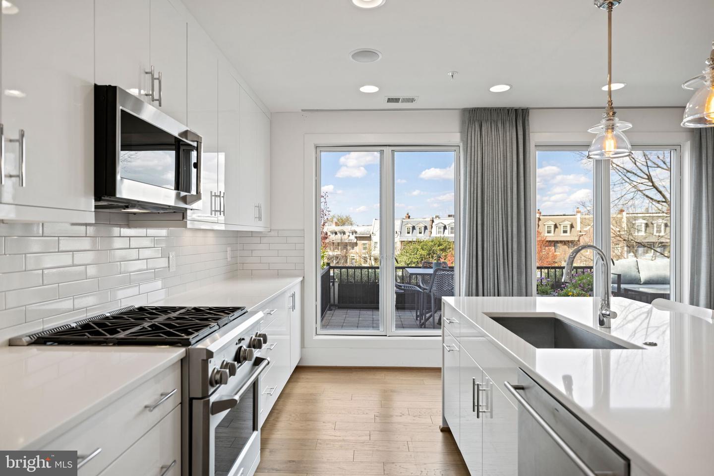 645 Maryland Ave NE #201