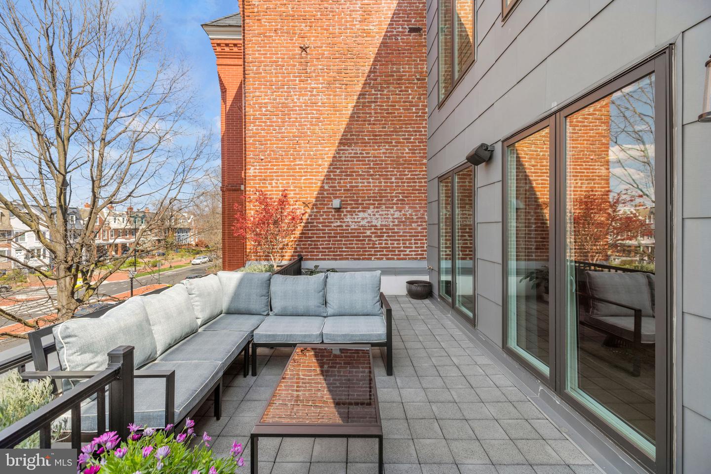 645 Maryland Ave NE #201