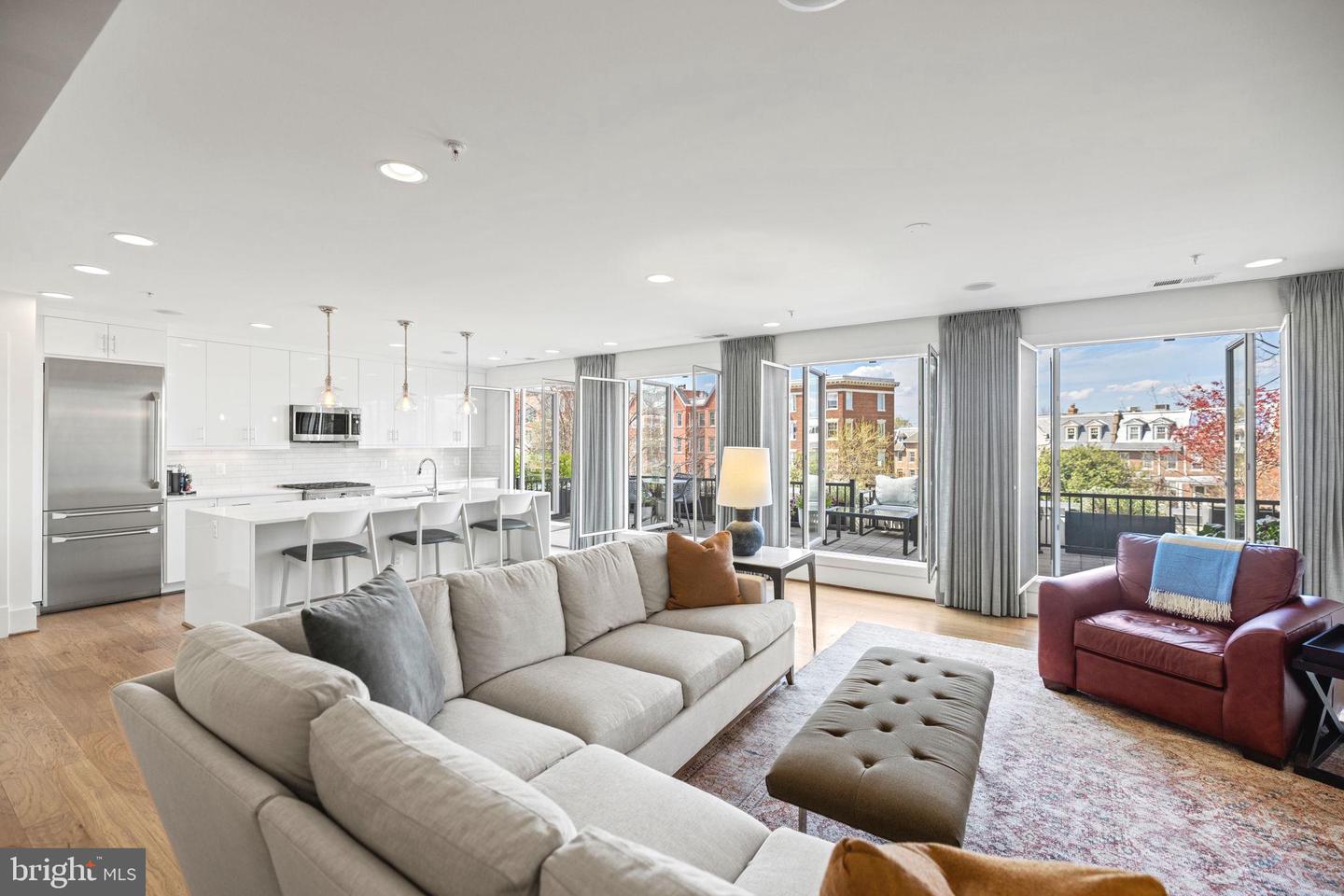 645 Maryland Ave NE #201