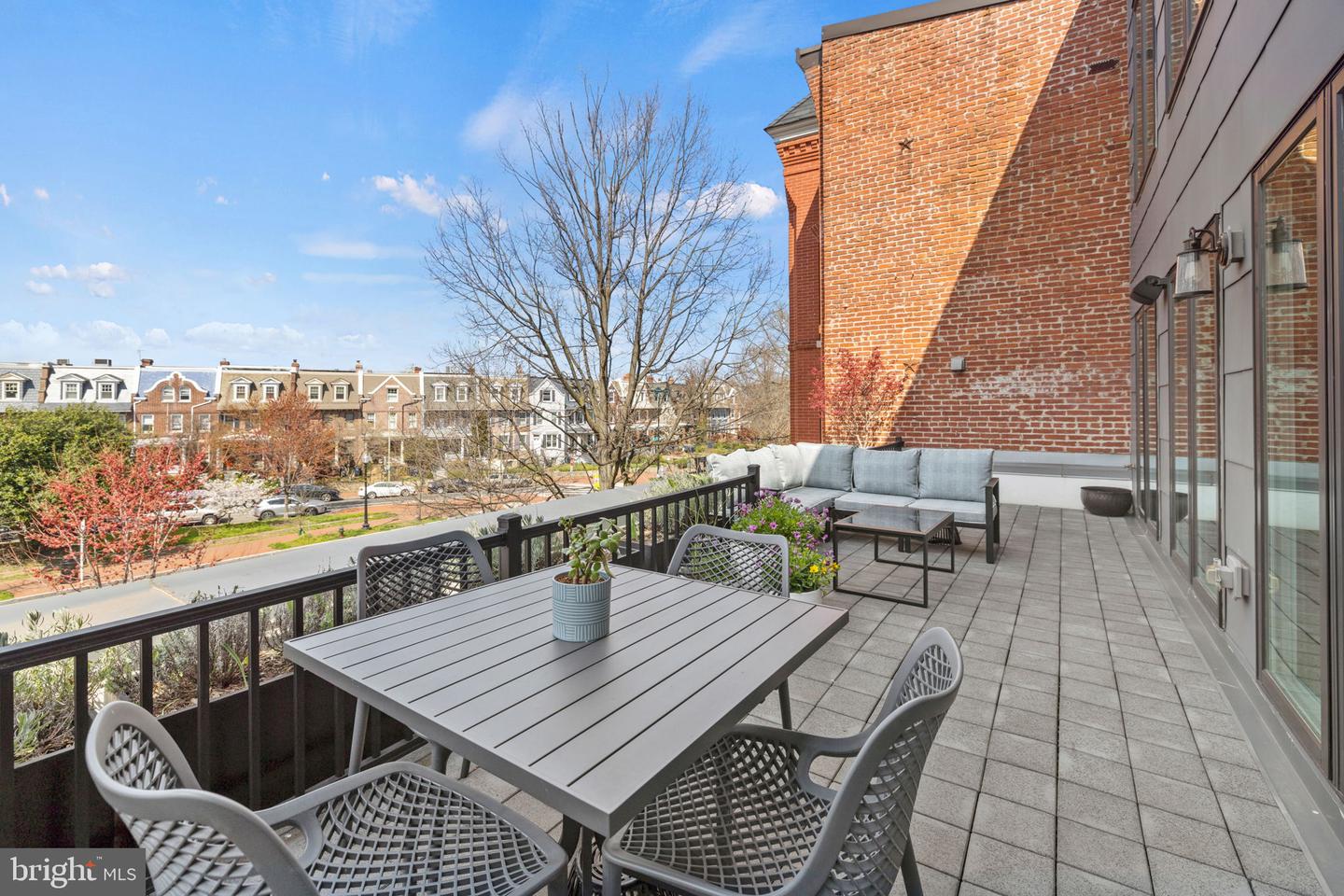 645 Maryland Ave NE #201