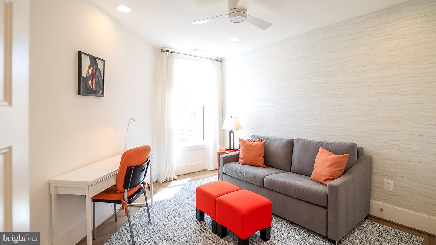 645 Maryland Ave NE #201