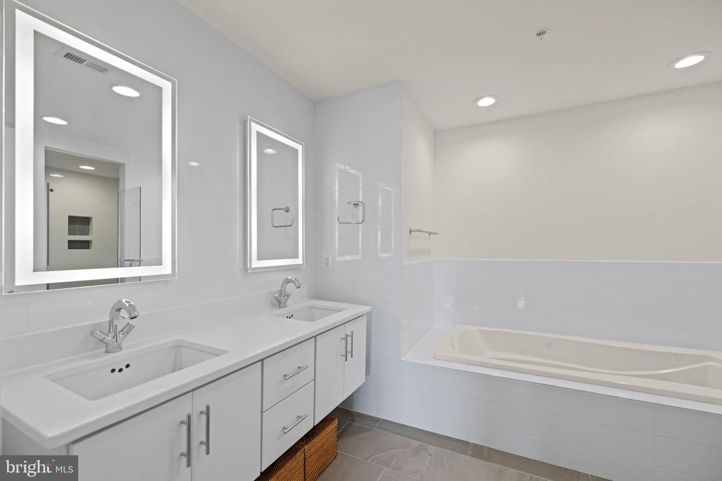 645 Maryland Ave NE #201