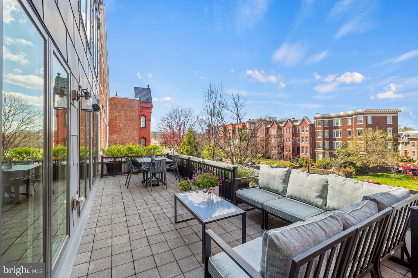 645 Maryland Ave NE #201
