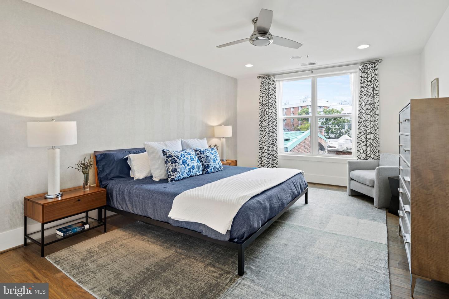 645 Maryland Ave NE #201