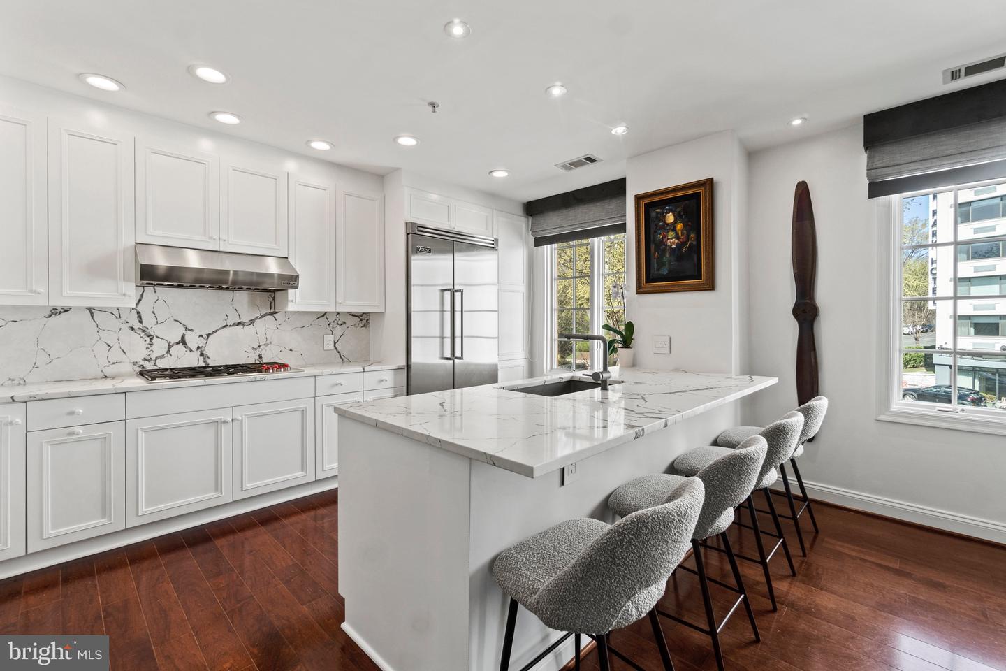 2501 Wisconsin Ave NW #402