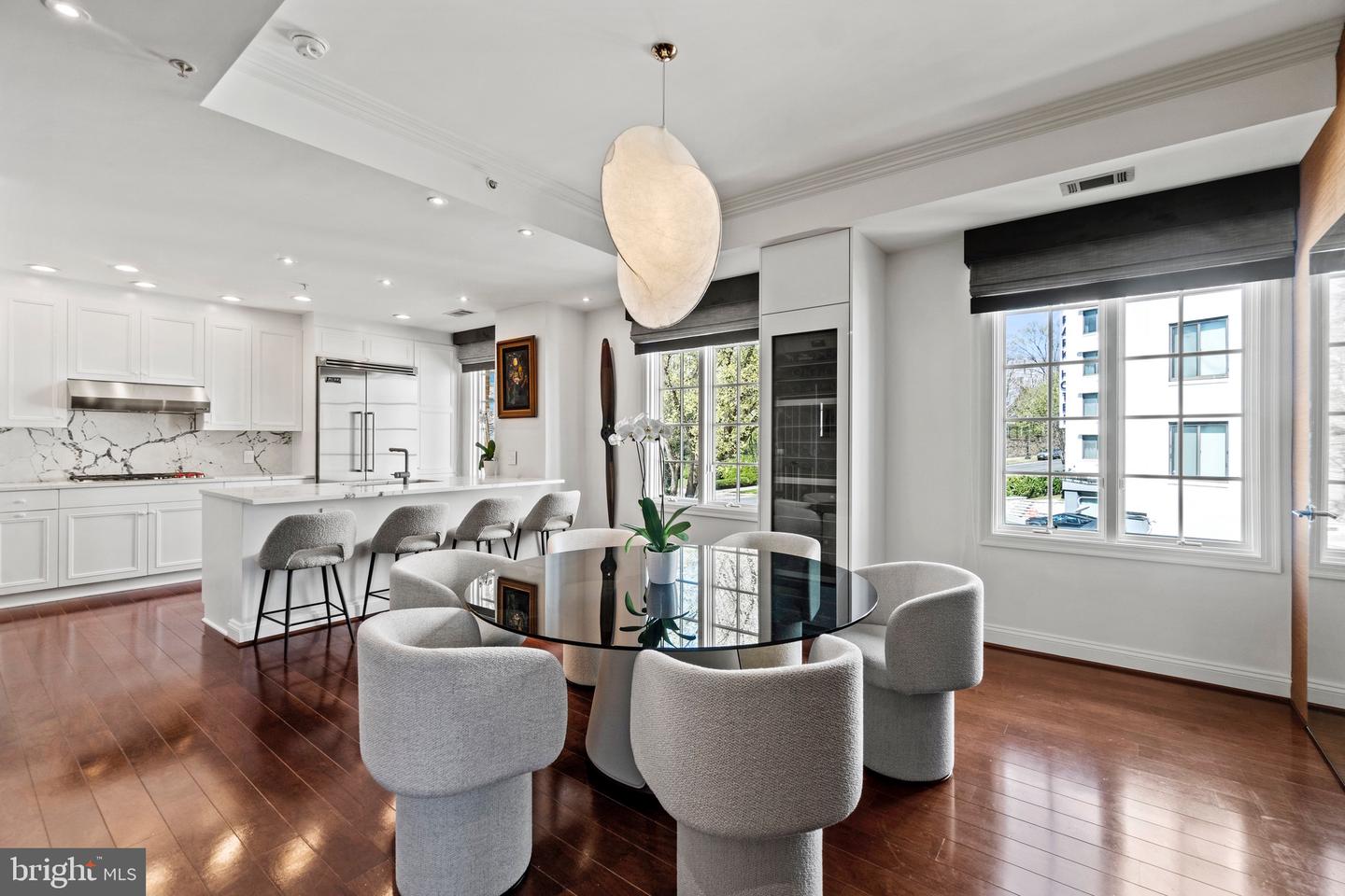 2501 Wisconsin Ave NW #402