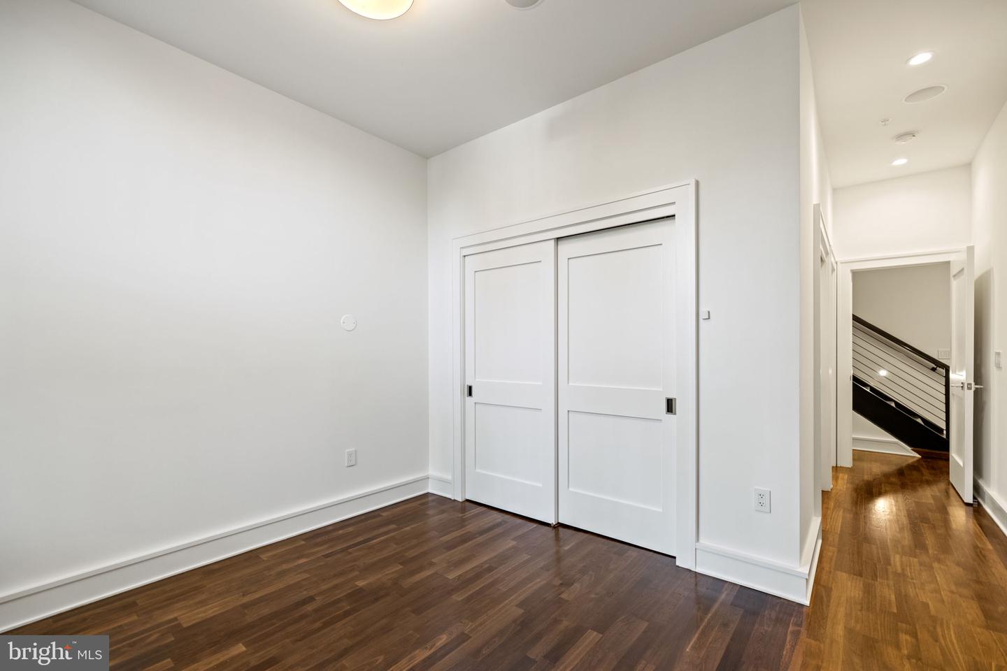 609 Maryland Ave NE #1