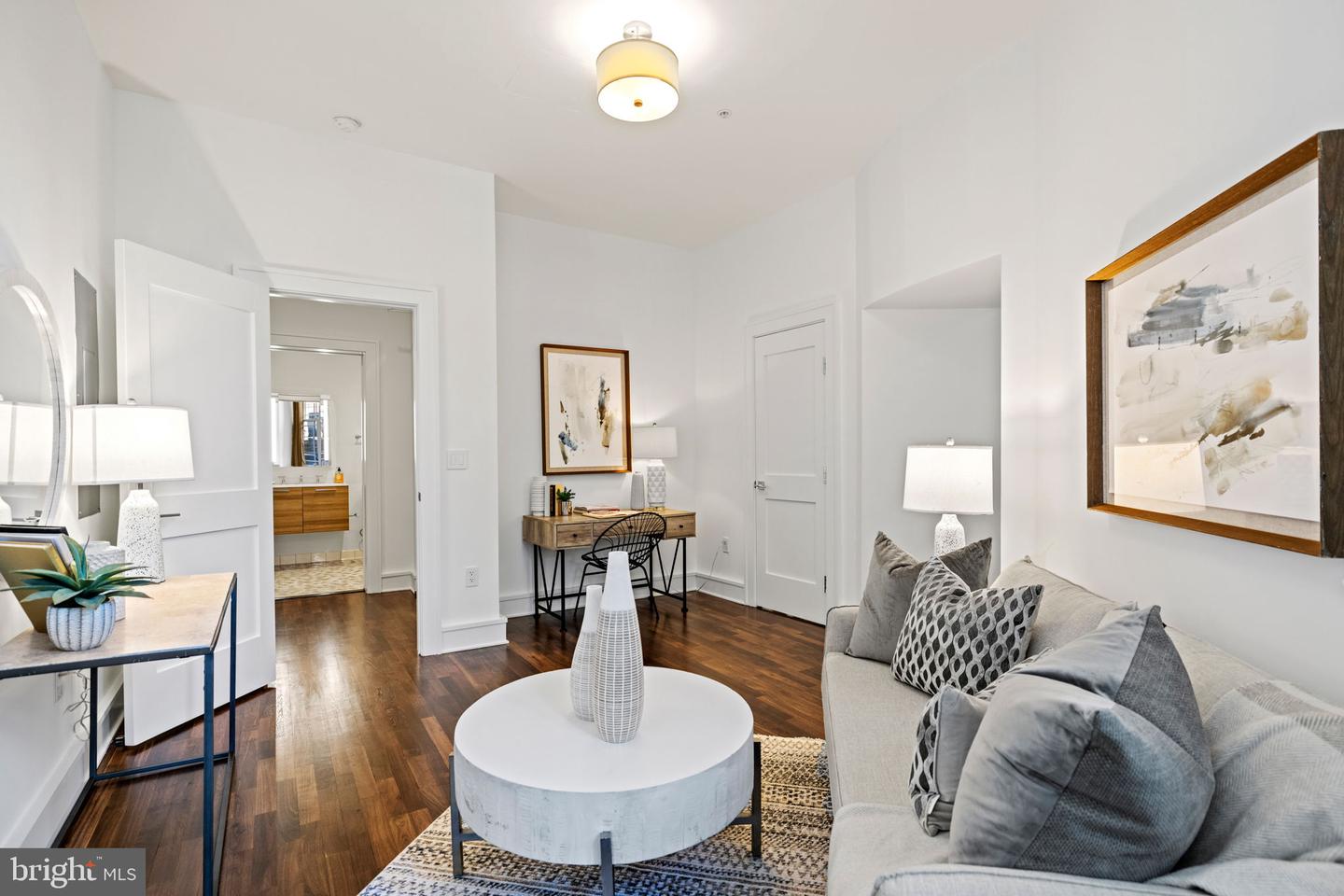 609 Maryland Ave NE #1