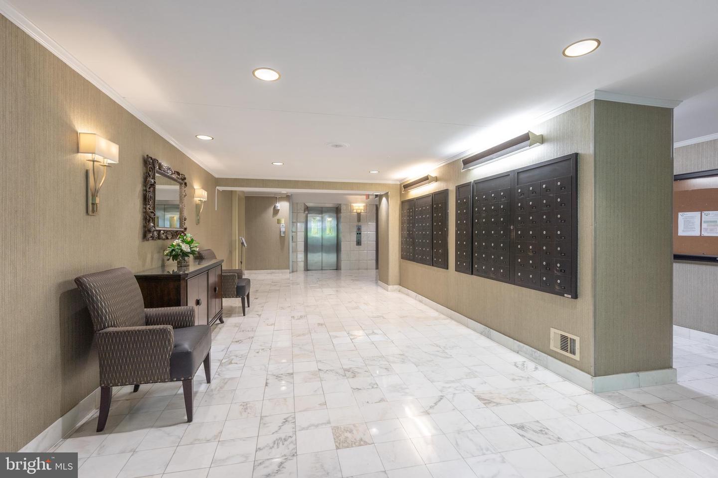 4201 Cathedral Ave NW #914e