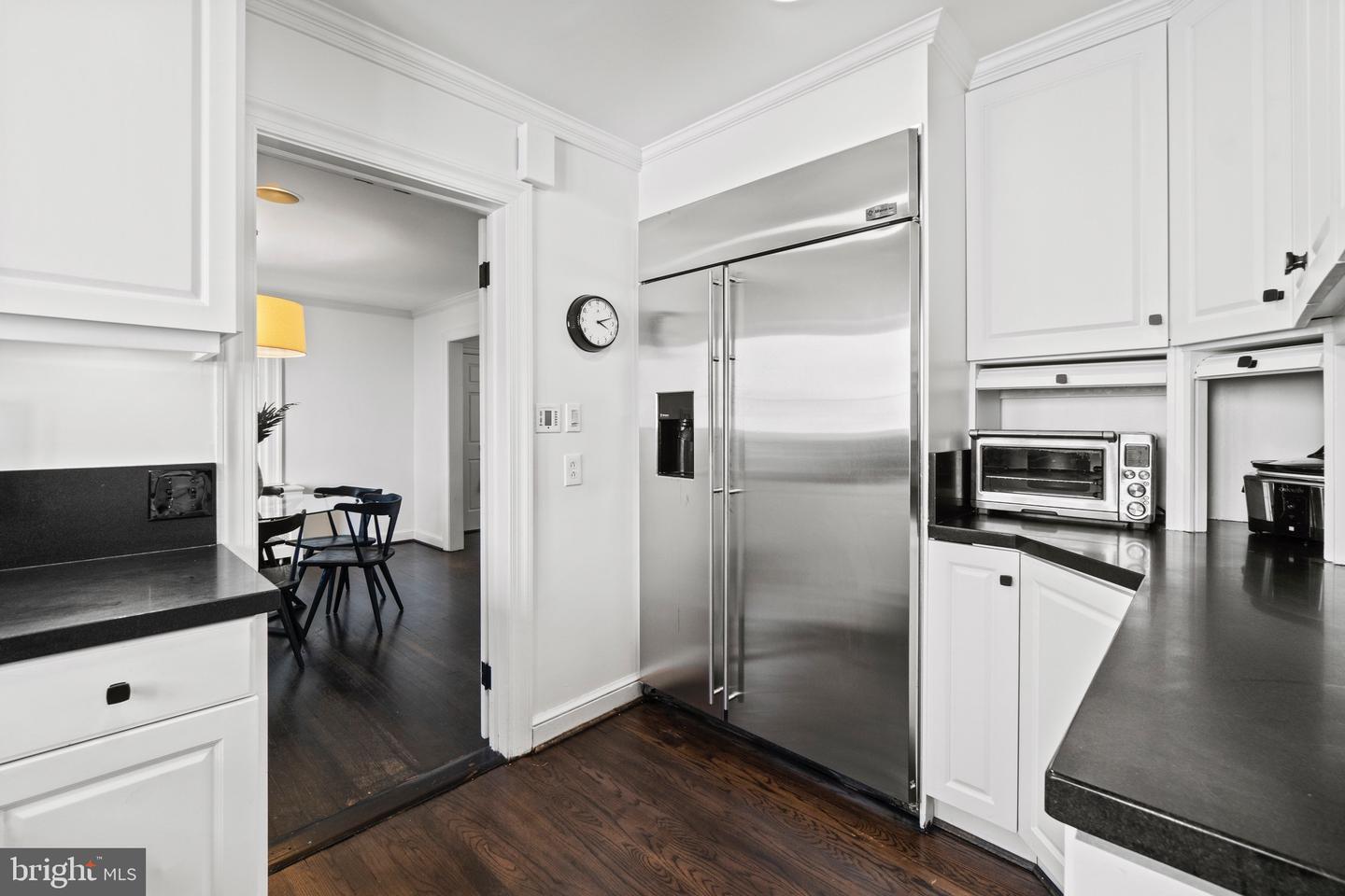 4433 Klingle St NW