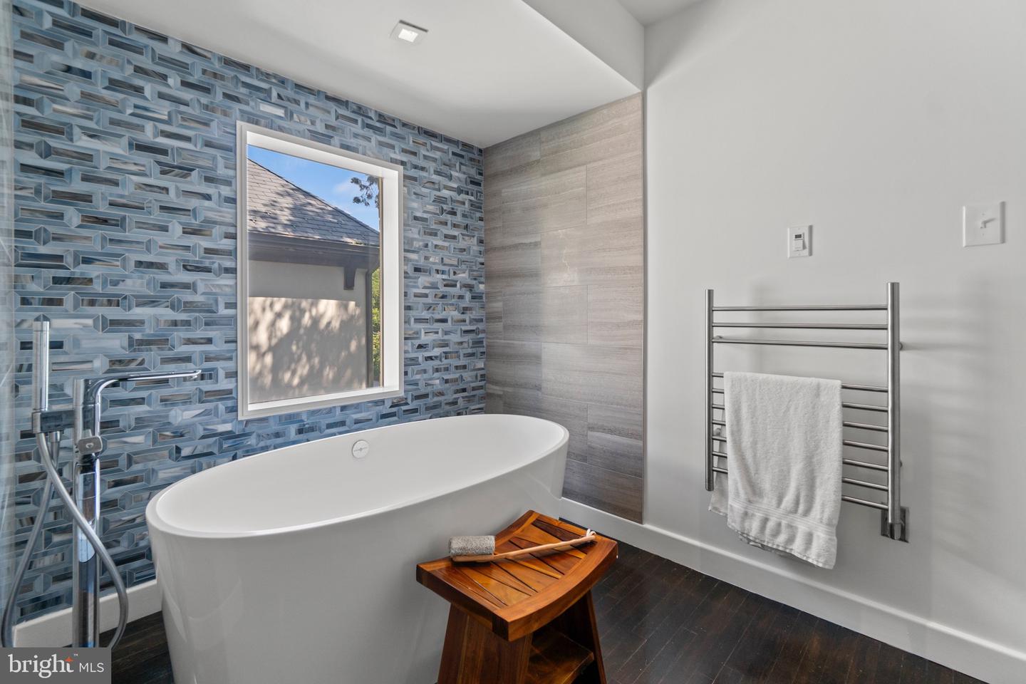4433 Klingle St NW