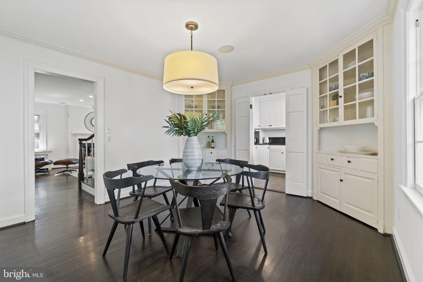 4433 Klingle St NW