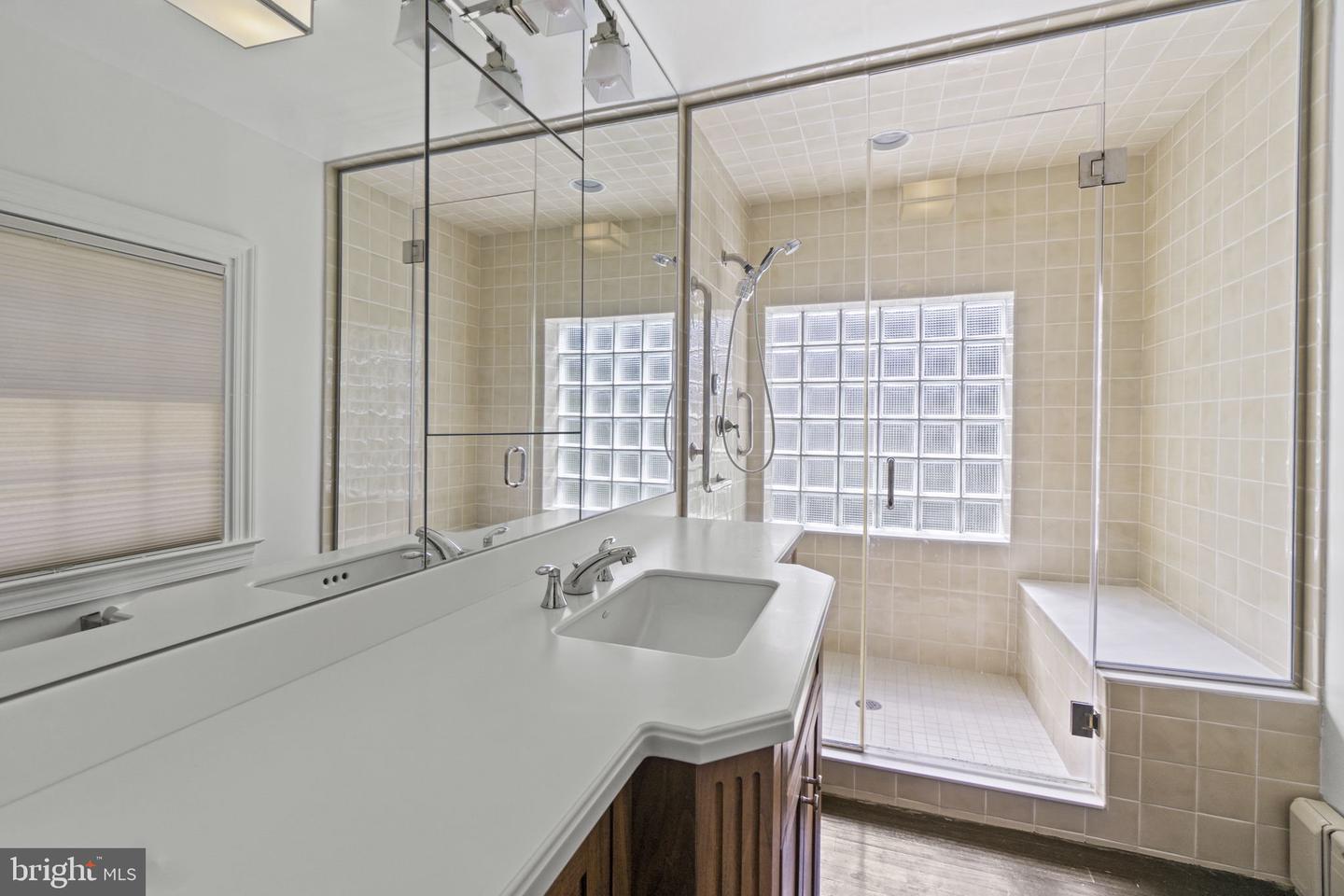 4433 Klingle St NW
