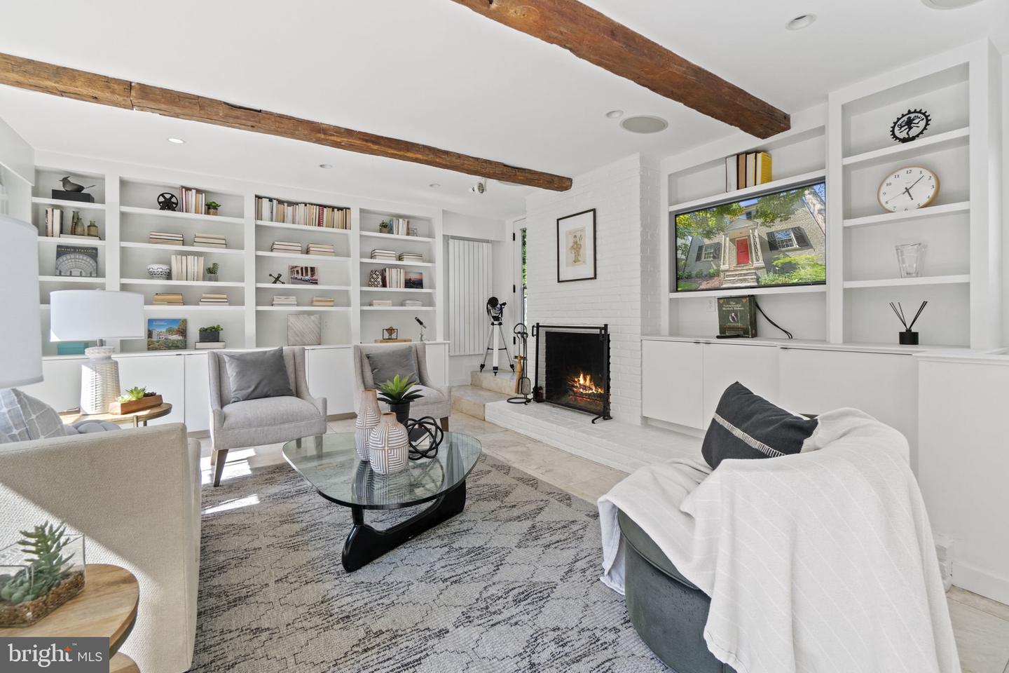 4433 Klingle St NW