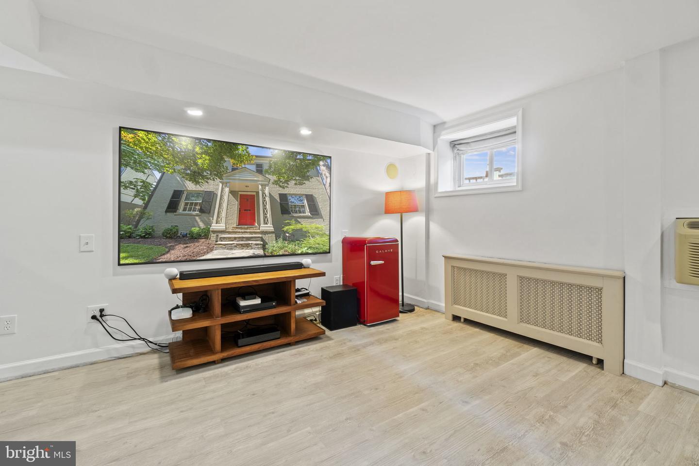 4433 Klingle St NW