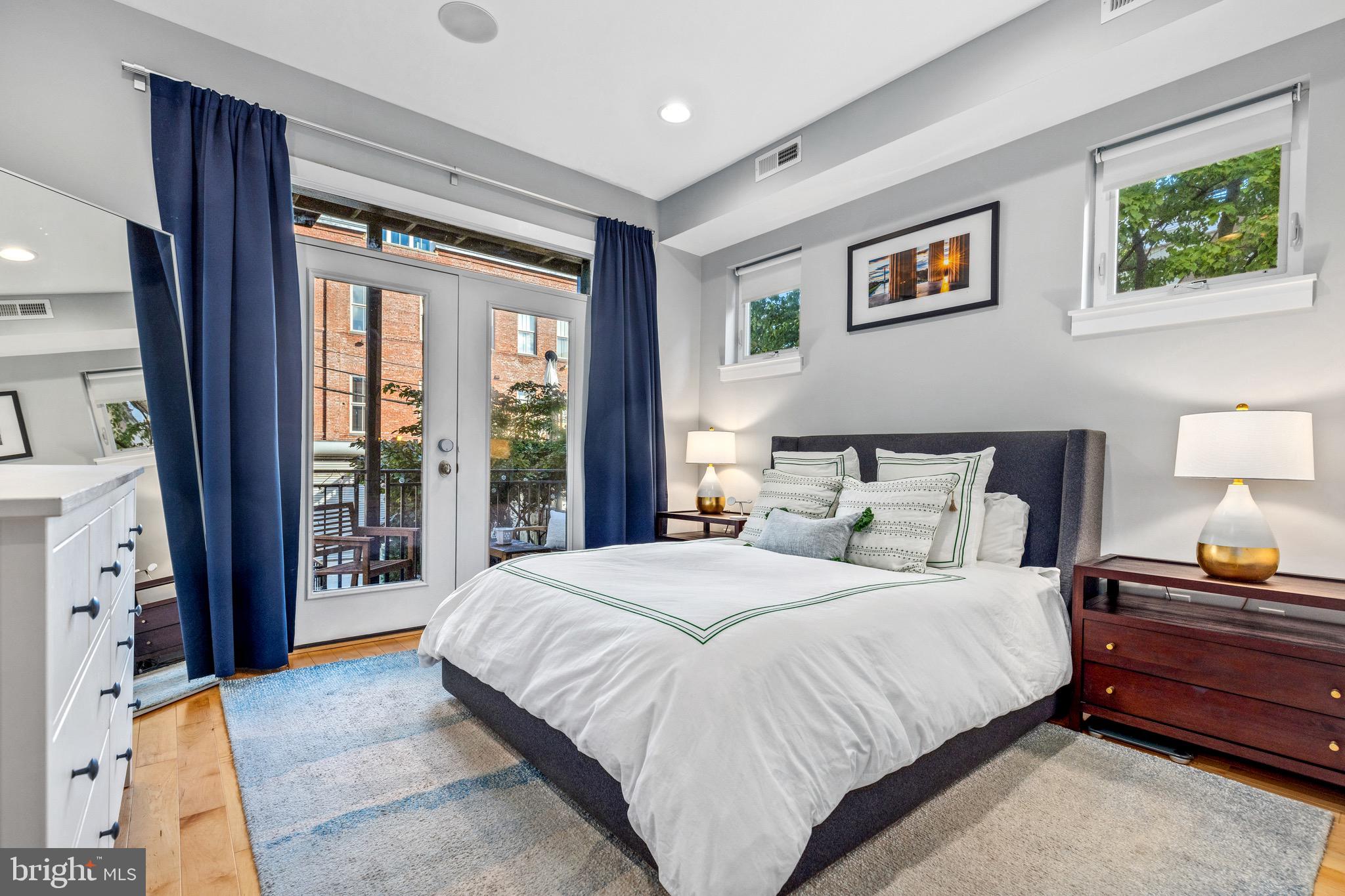 2435 Ontario Rd NW #3