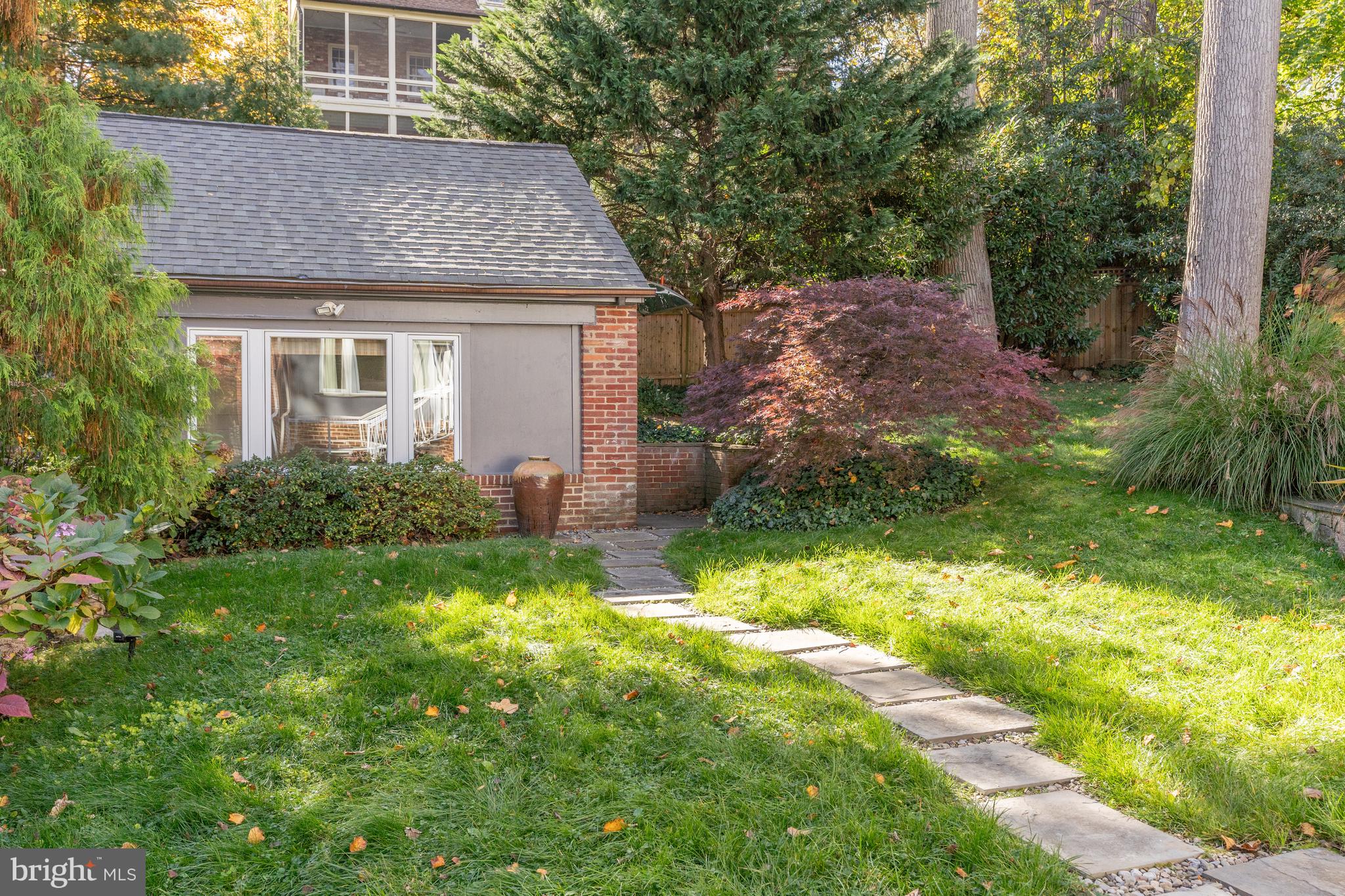 3540 Springland Ln NW