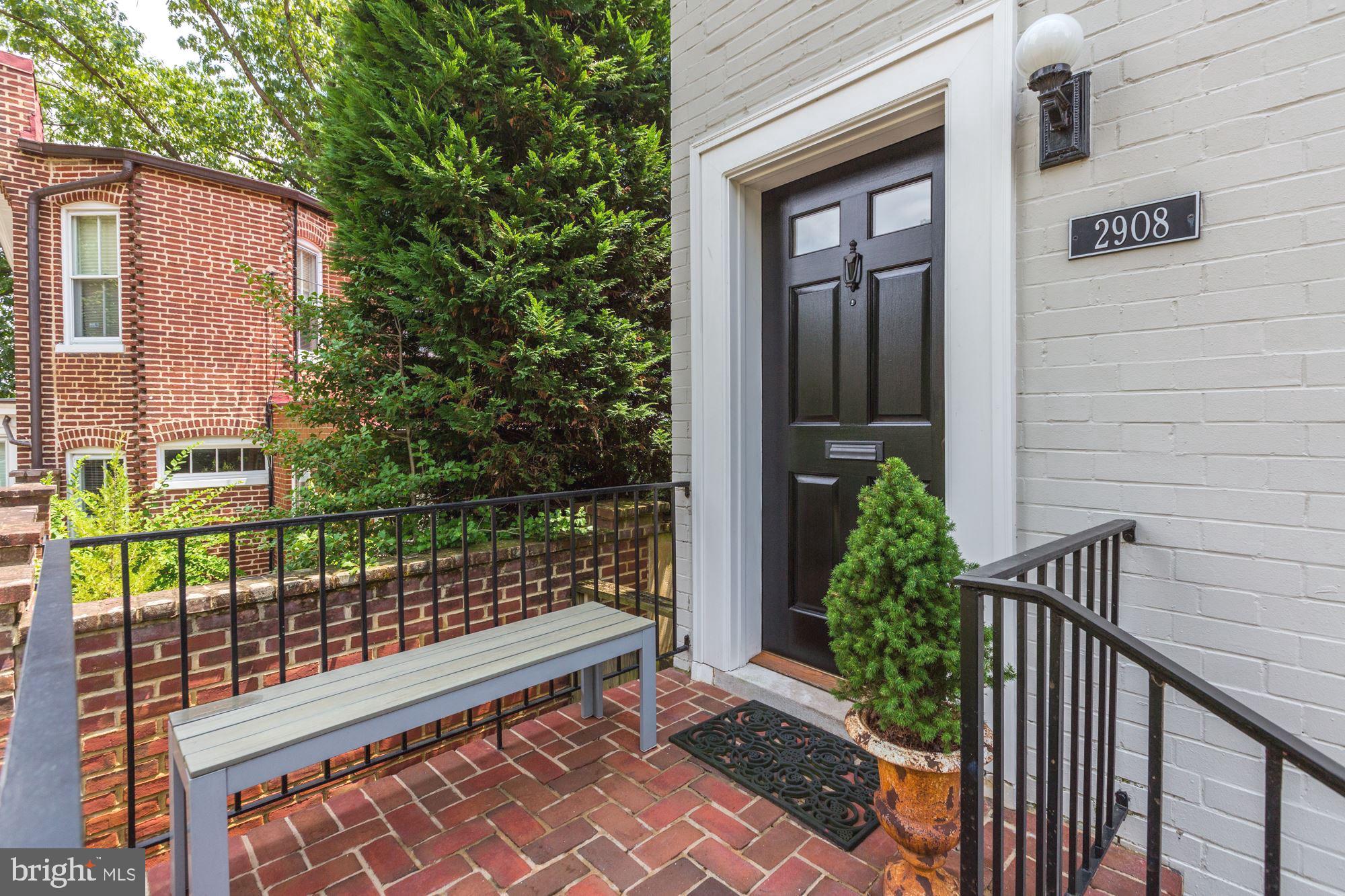 2908 R St NW