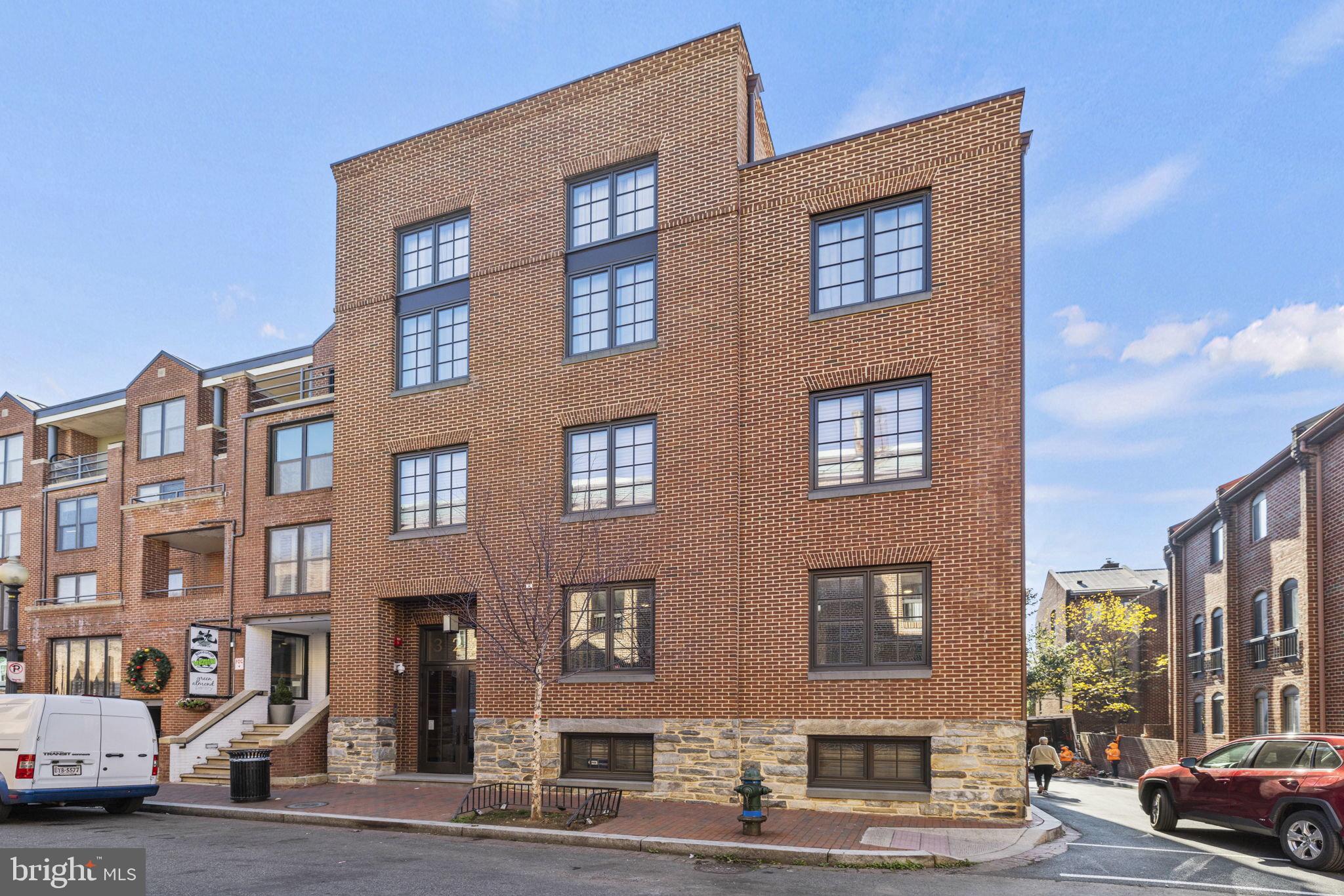 3220 Grace St NW #2