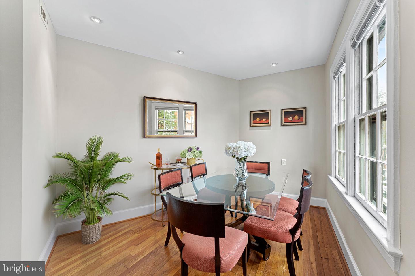 3120 R St NW #207