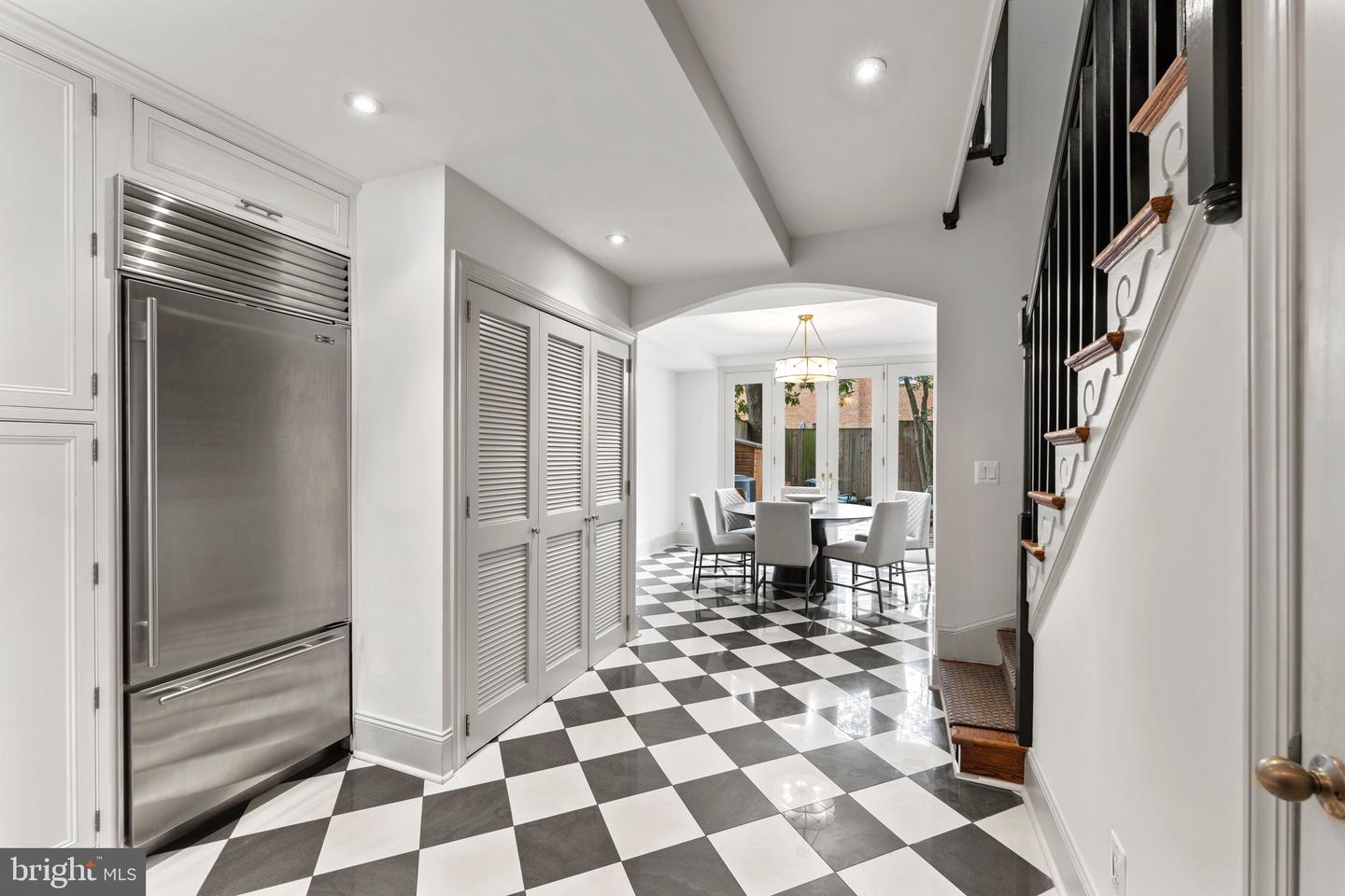 1604 32nd St NW