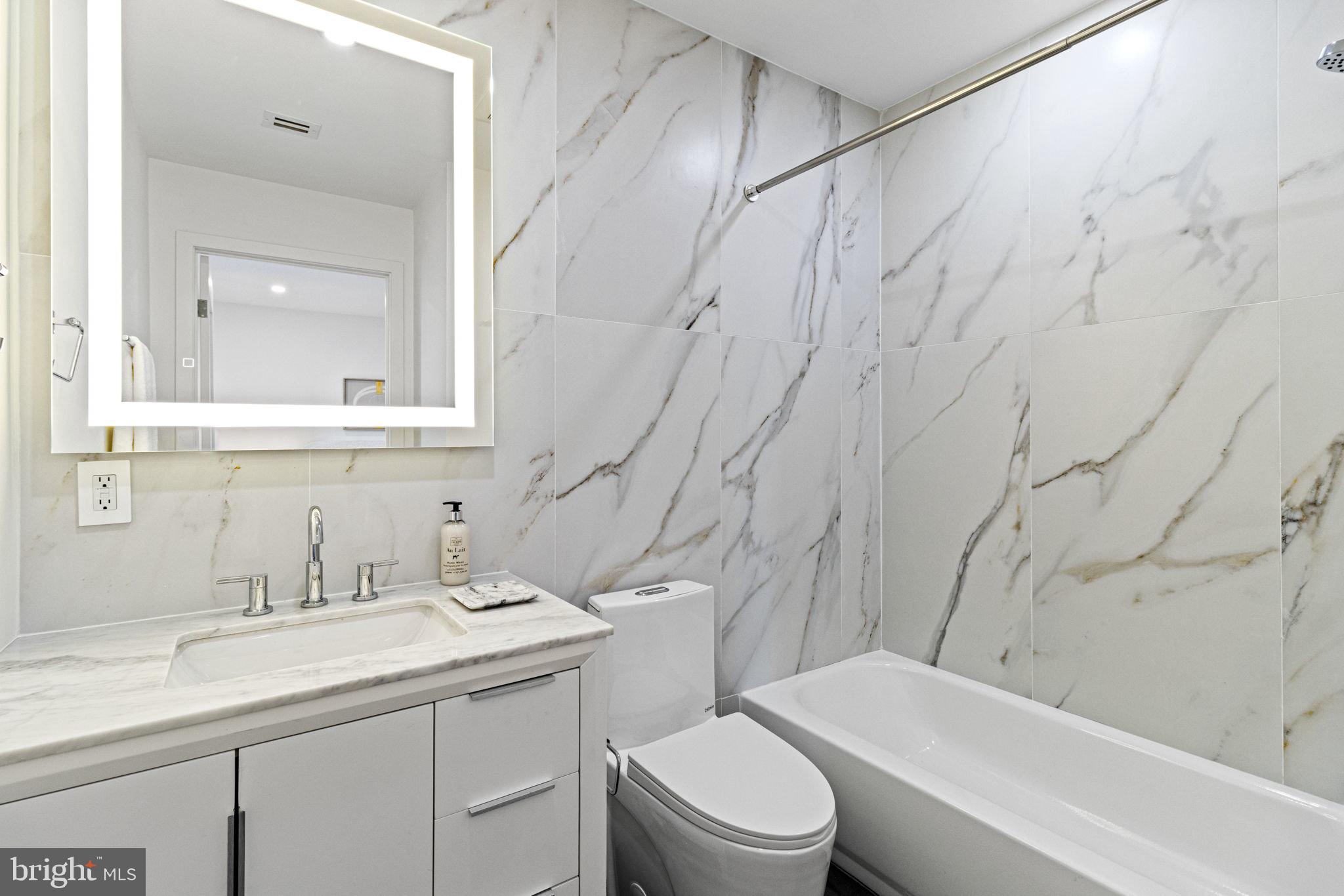 3219 Wisconsin Ave NW #Ph 701