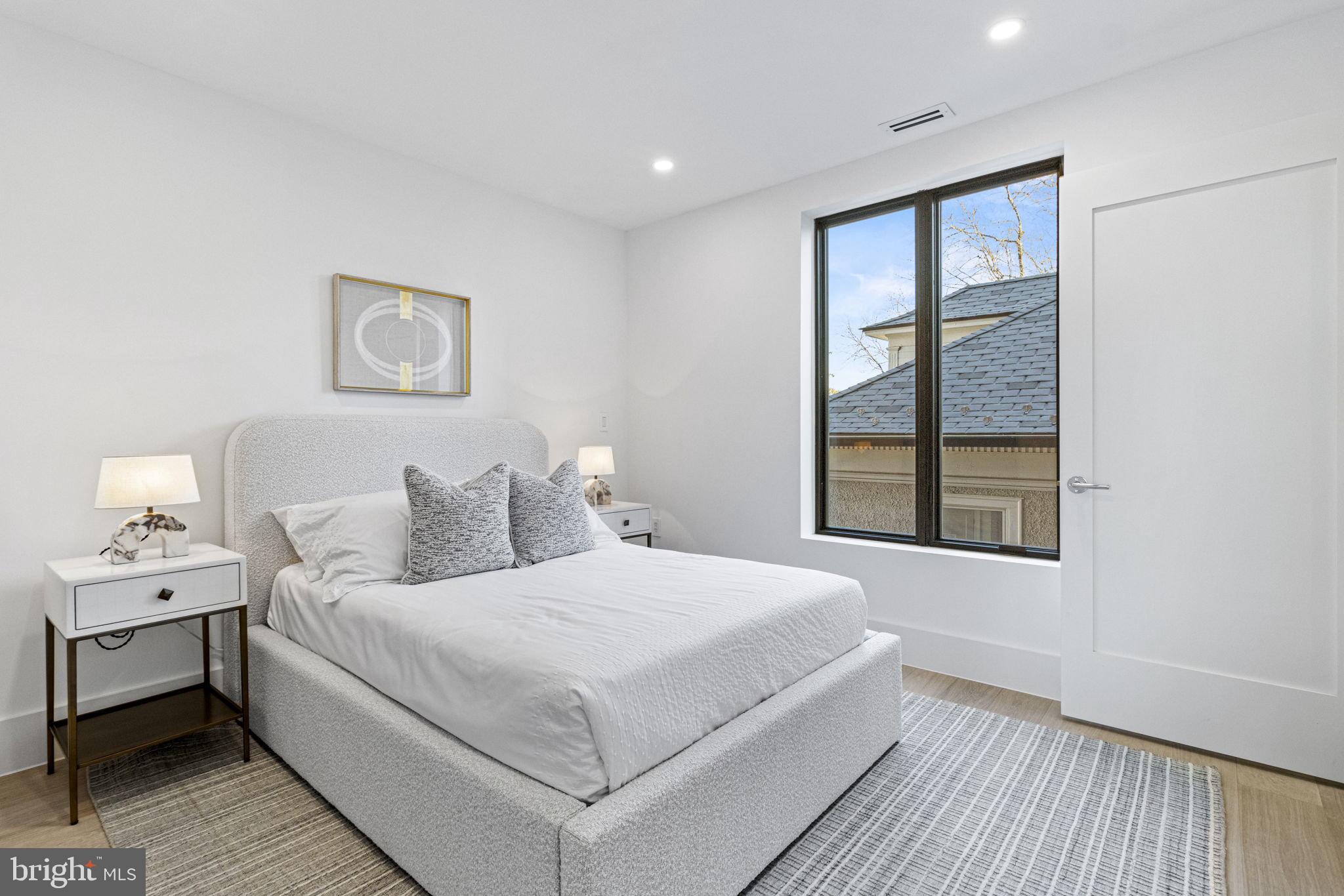 3219 Wisconsin Ave NW #Ph 701