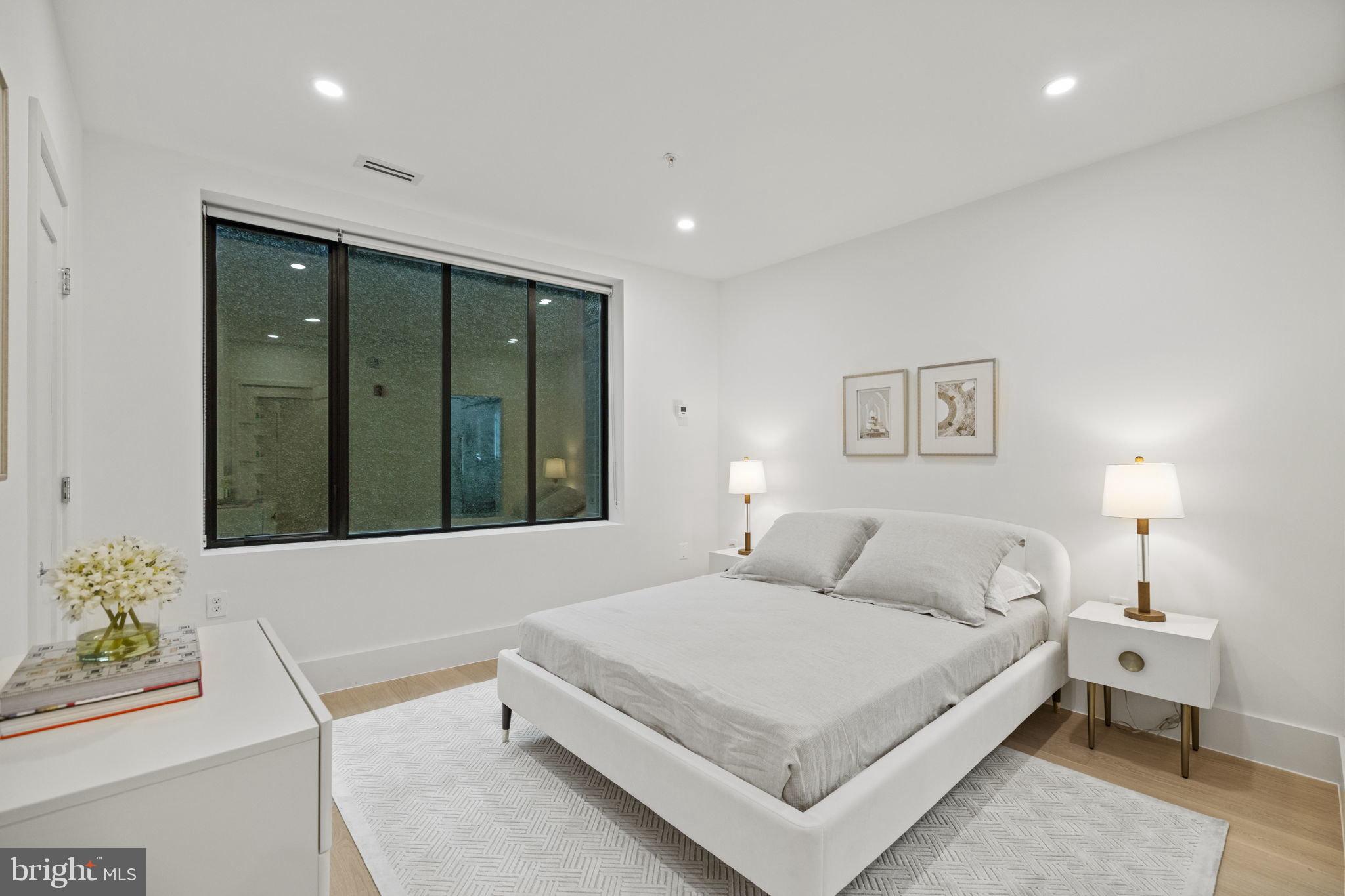 3219 Wisconsin Ave NW #101