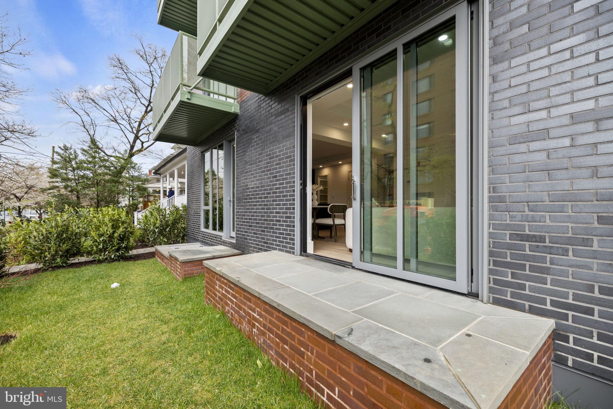 3219 Wisconsin Ave NW #101