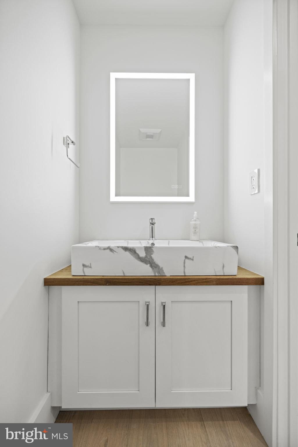 3219 Wisconsin Ave NW #101