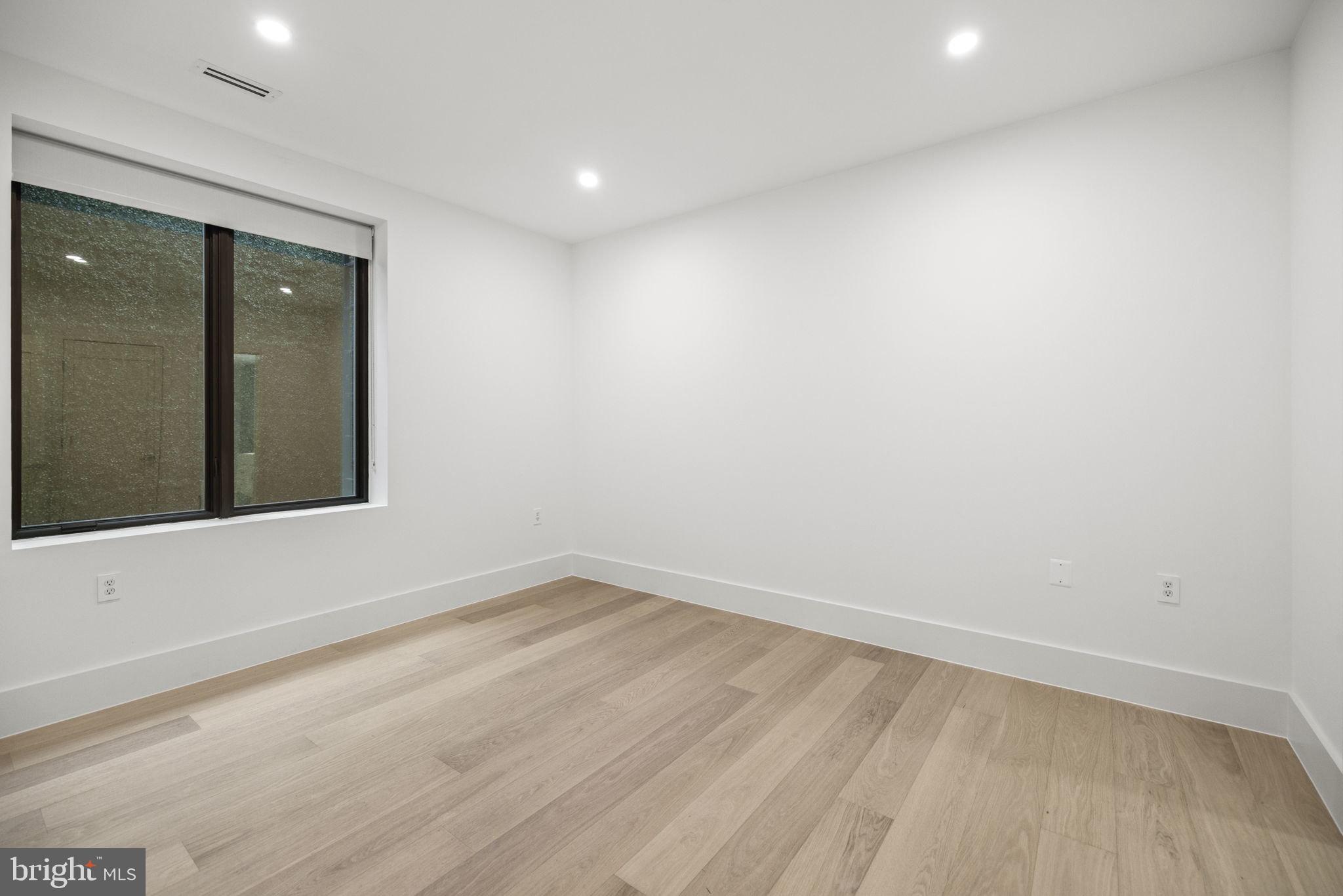 3219 Wisconsin Ave NW #101