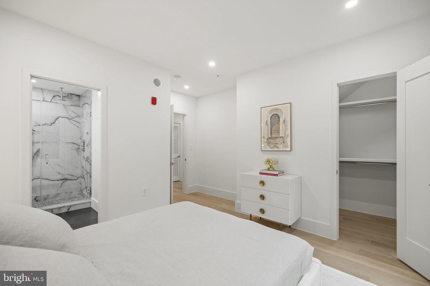 3219 Wisconsin Ave NW #101