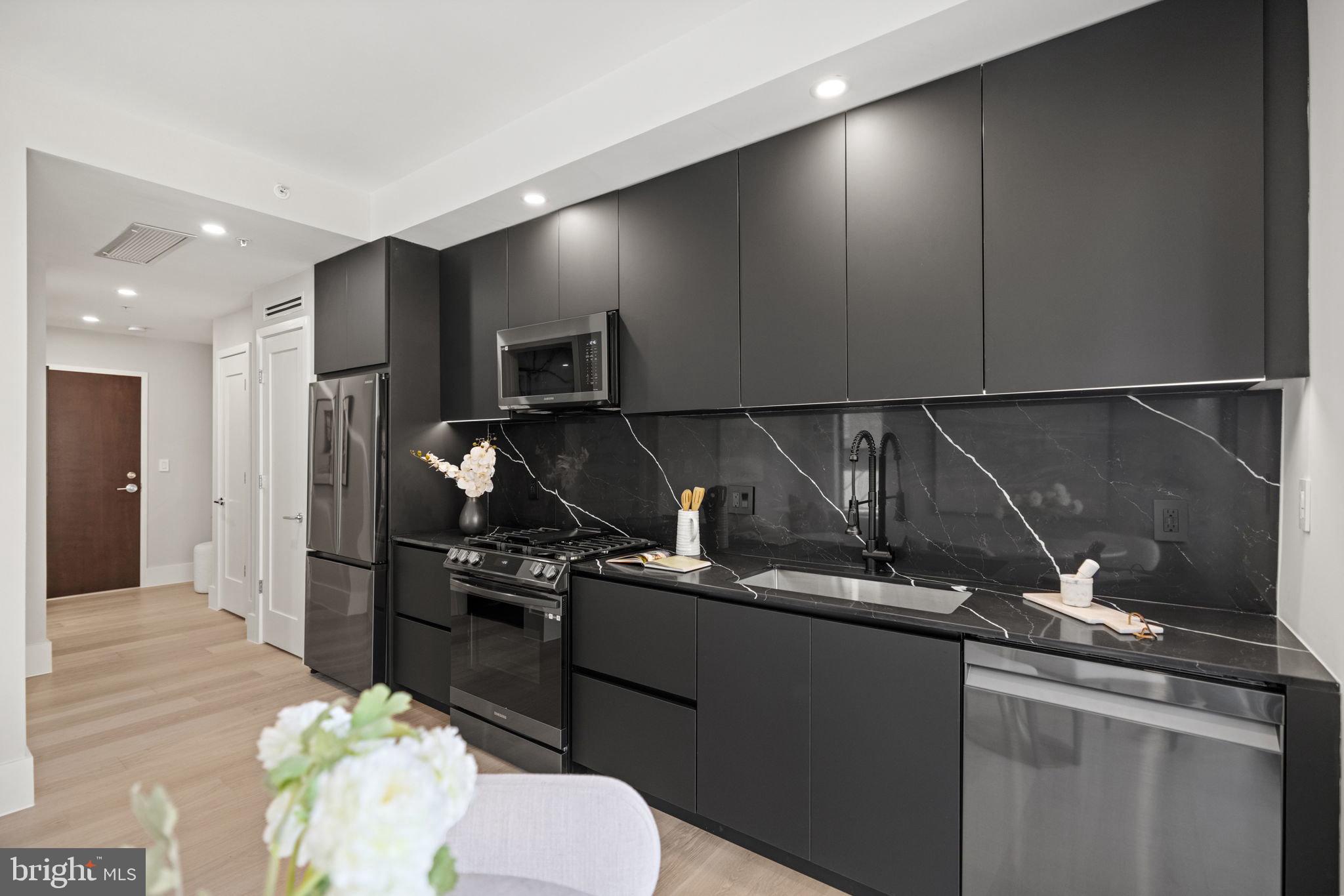 3219 Wisconsin Ave NW #202