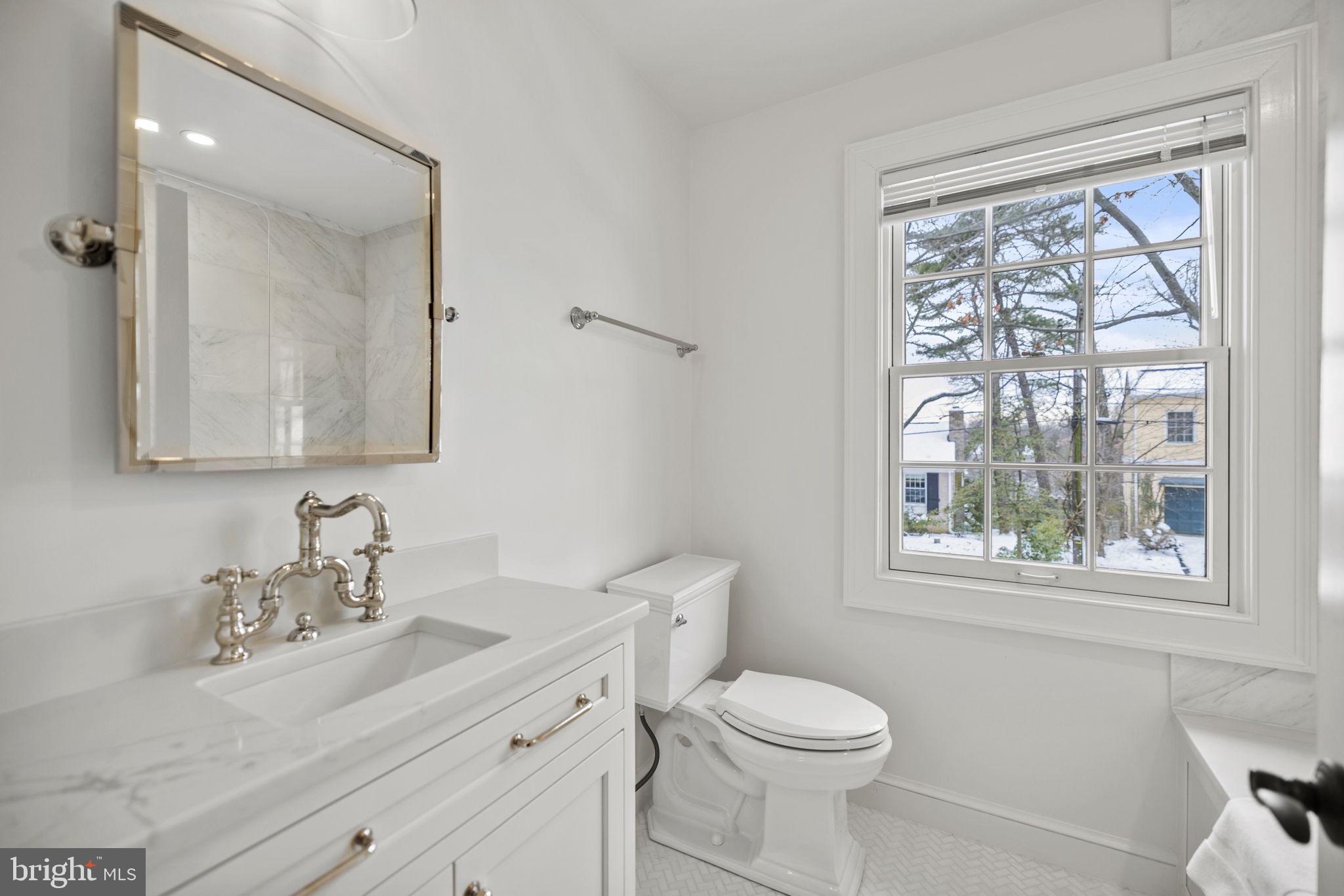 2937 Garfield Ter NW