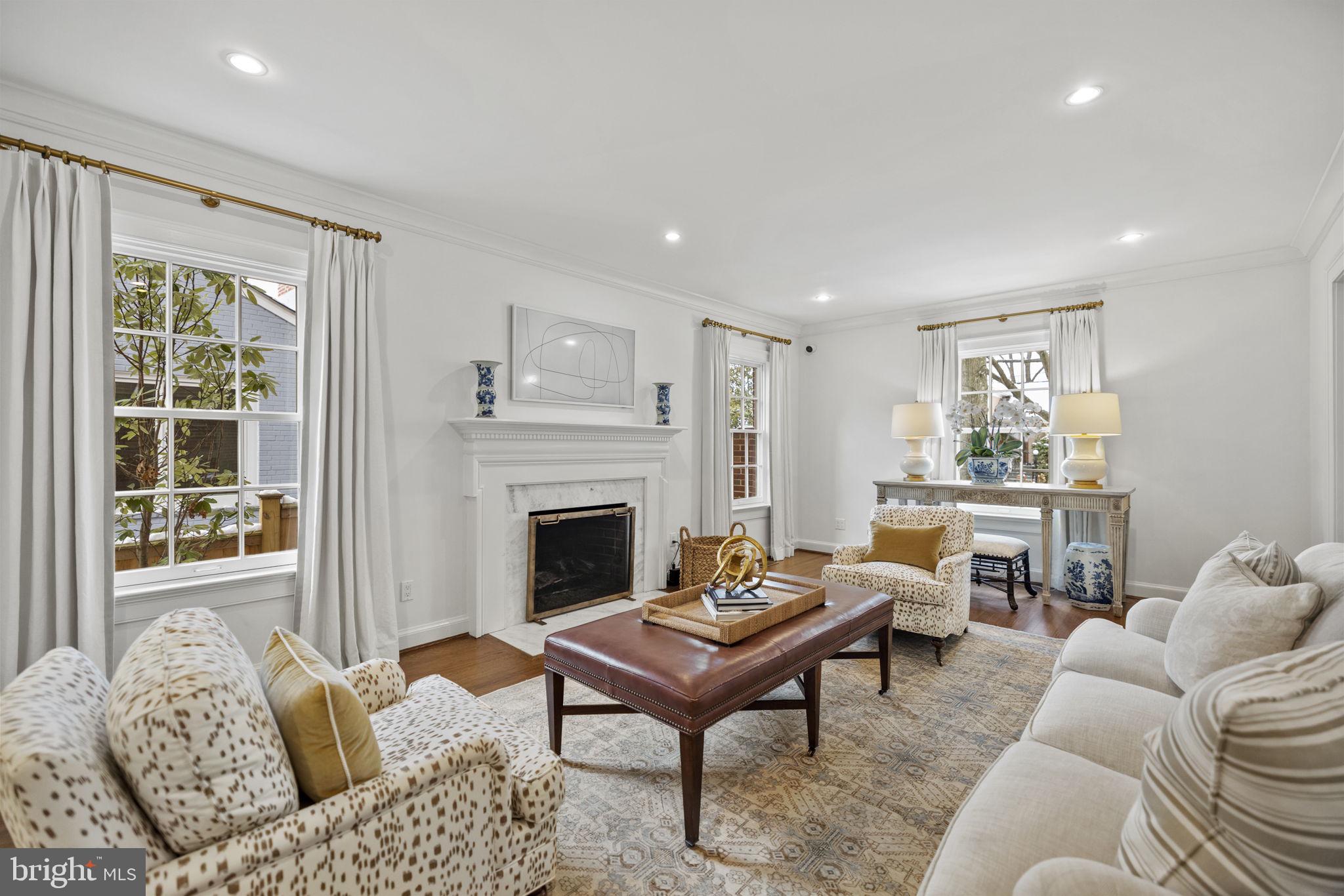 2937 Garfield Ter NW