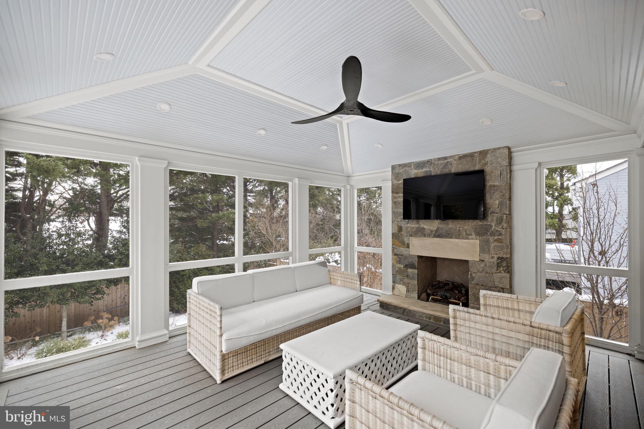 2937 Garfield Ter NW