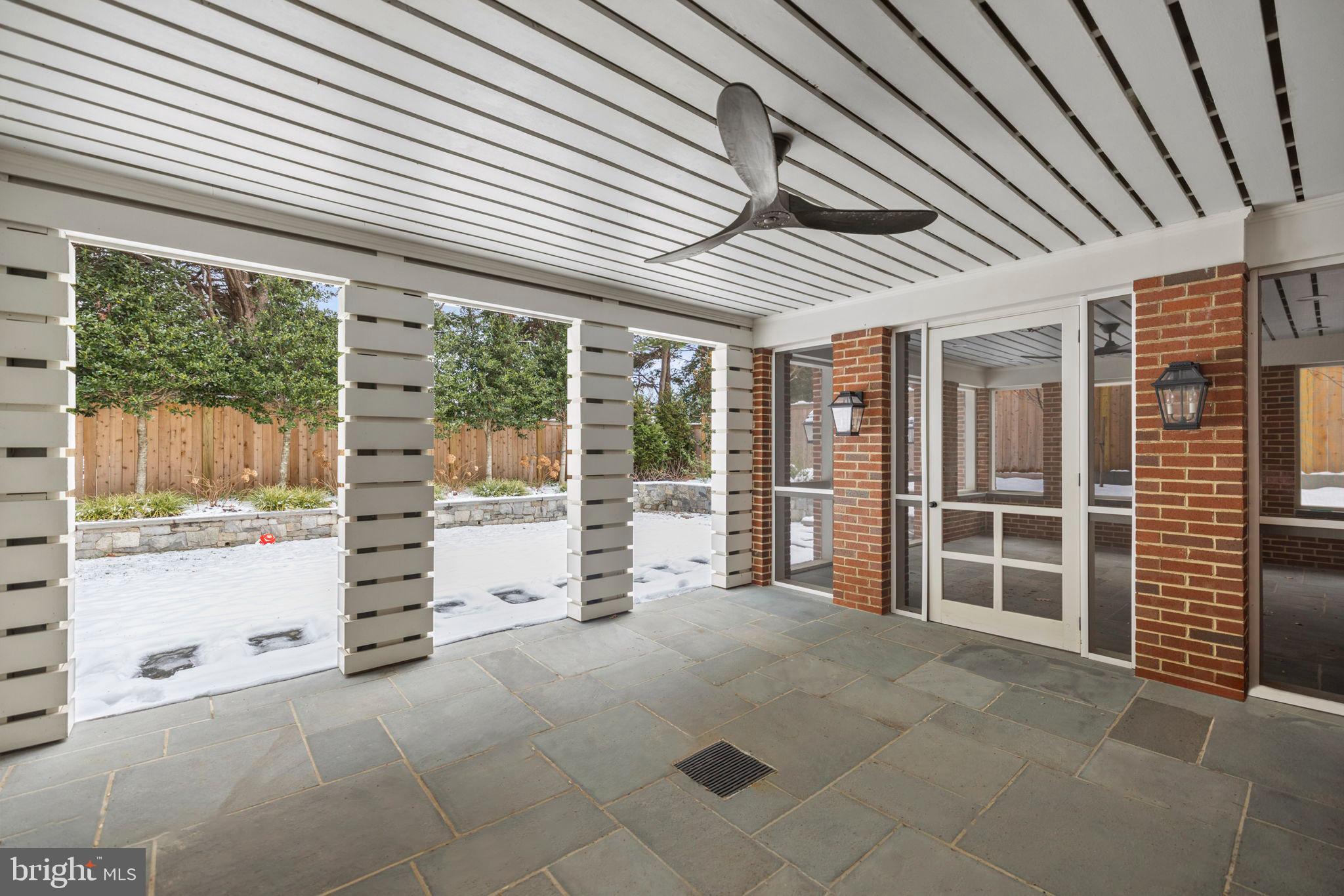 2937 Garfield Ter NW