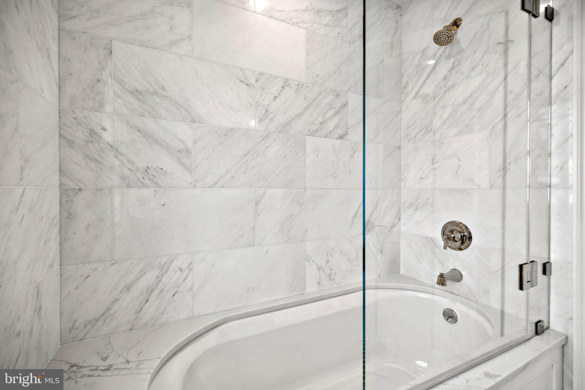 2937 Garfield Ter NW