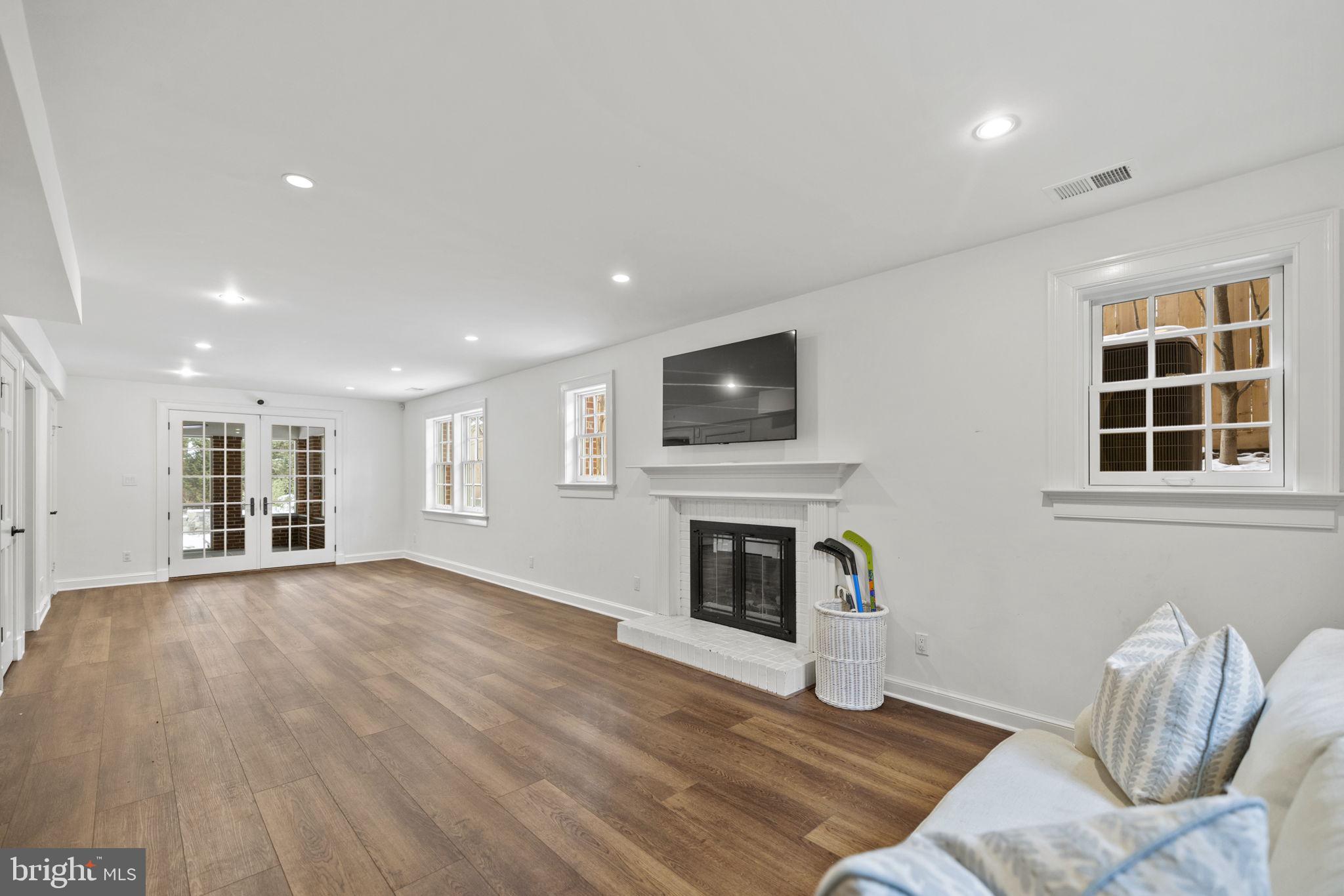 2937 Garfield Ter NW