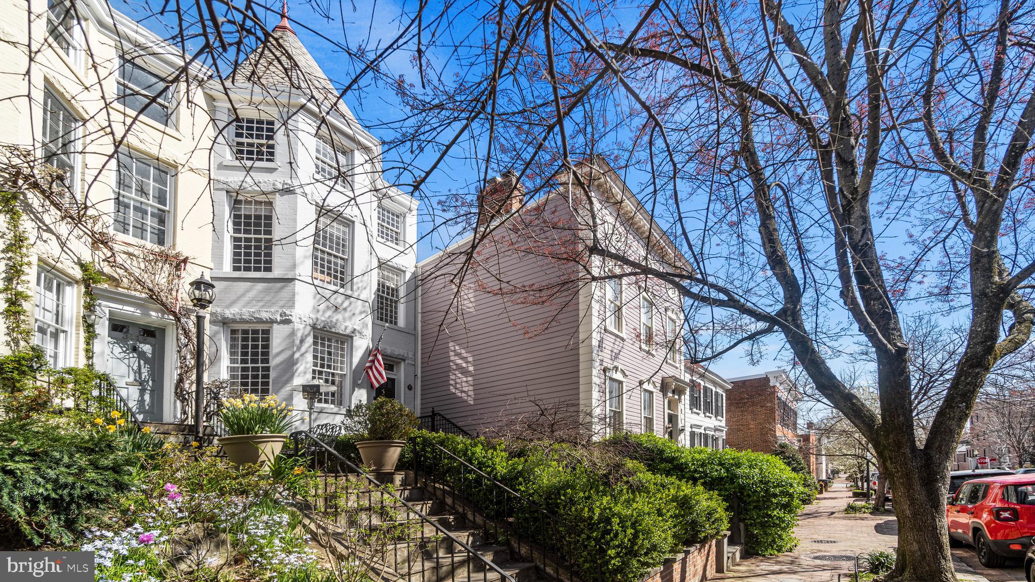 3017 Dumbarton St NW