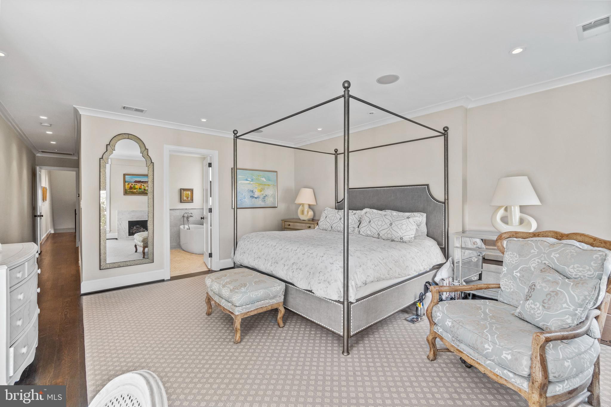 3017 Dumbarton St NW