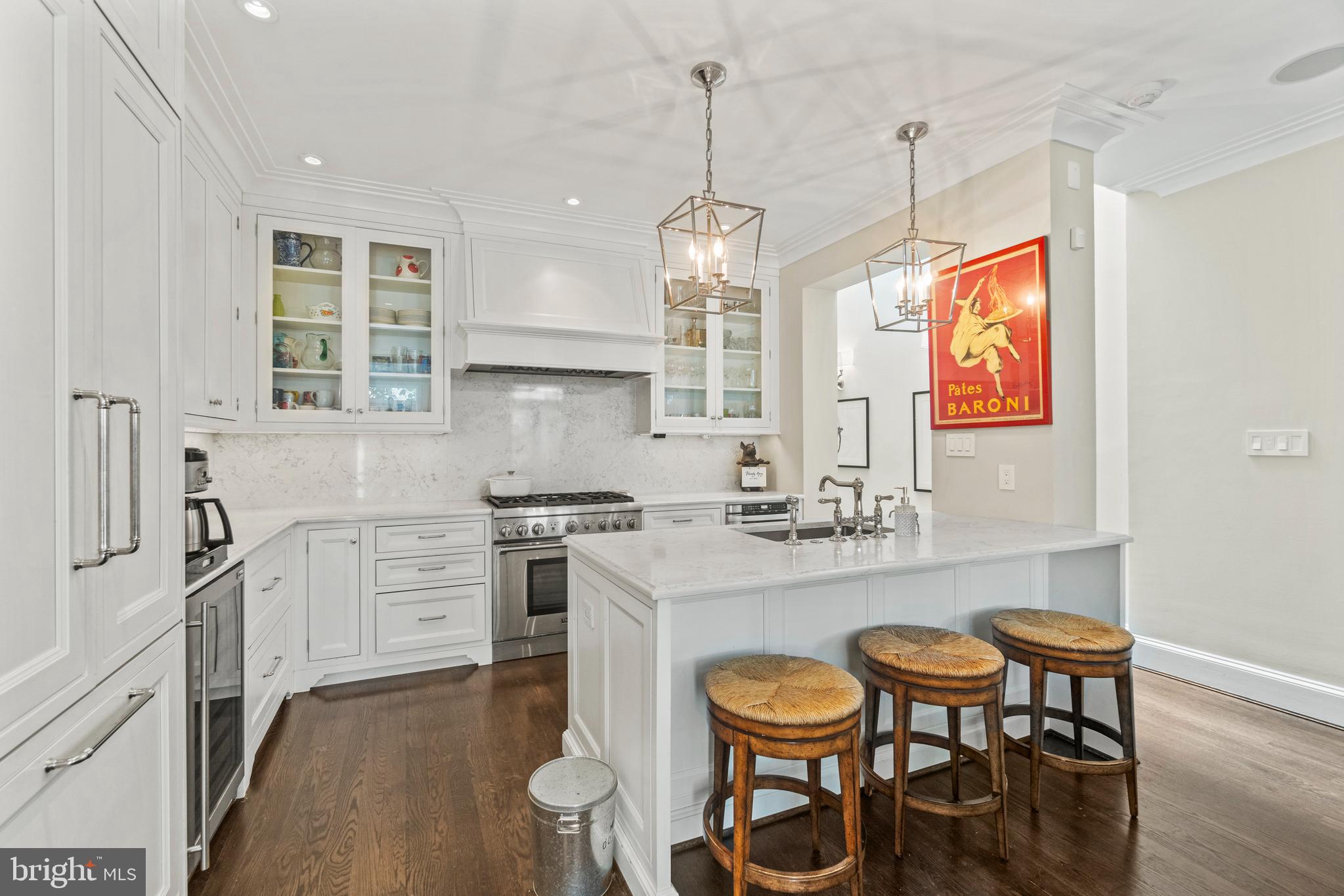 3017 Dumbarton St NW