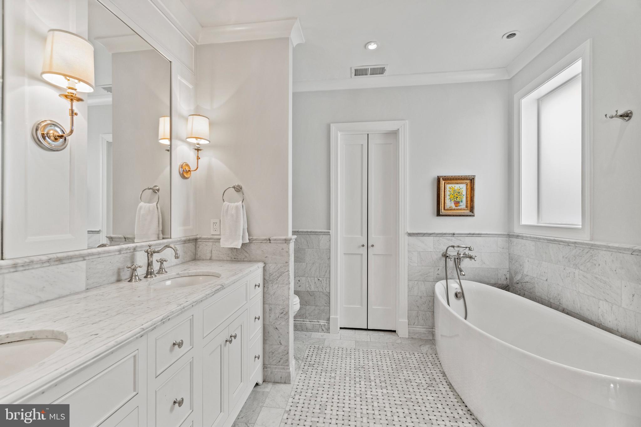 3017 Dumbarton St NW