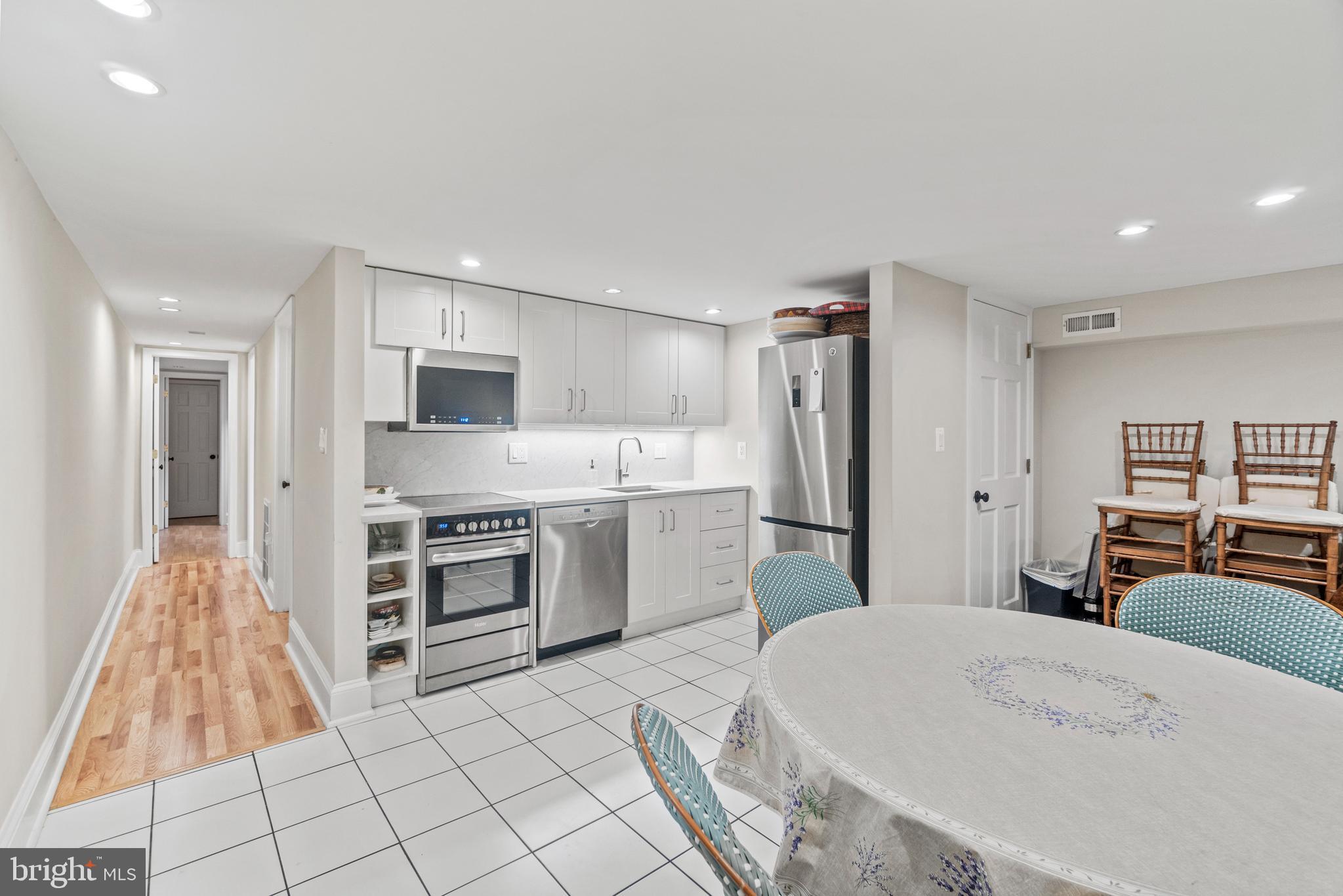 3017 Dumbarton St NW