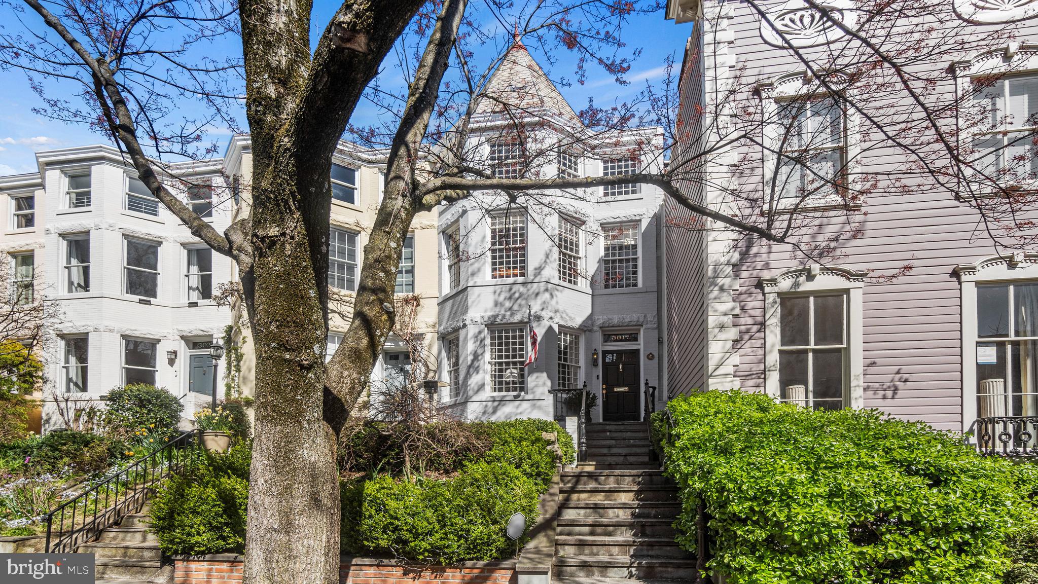 3017 Dumbarton St NW