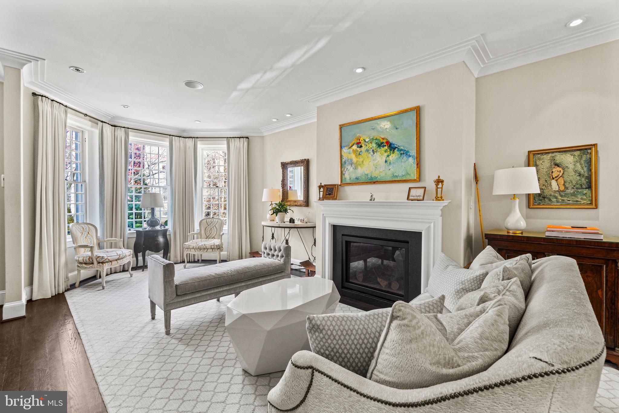 3017 Dumbarton St NW